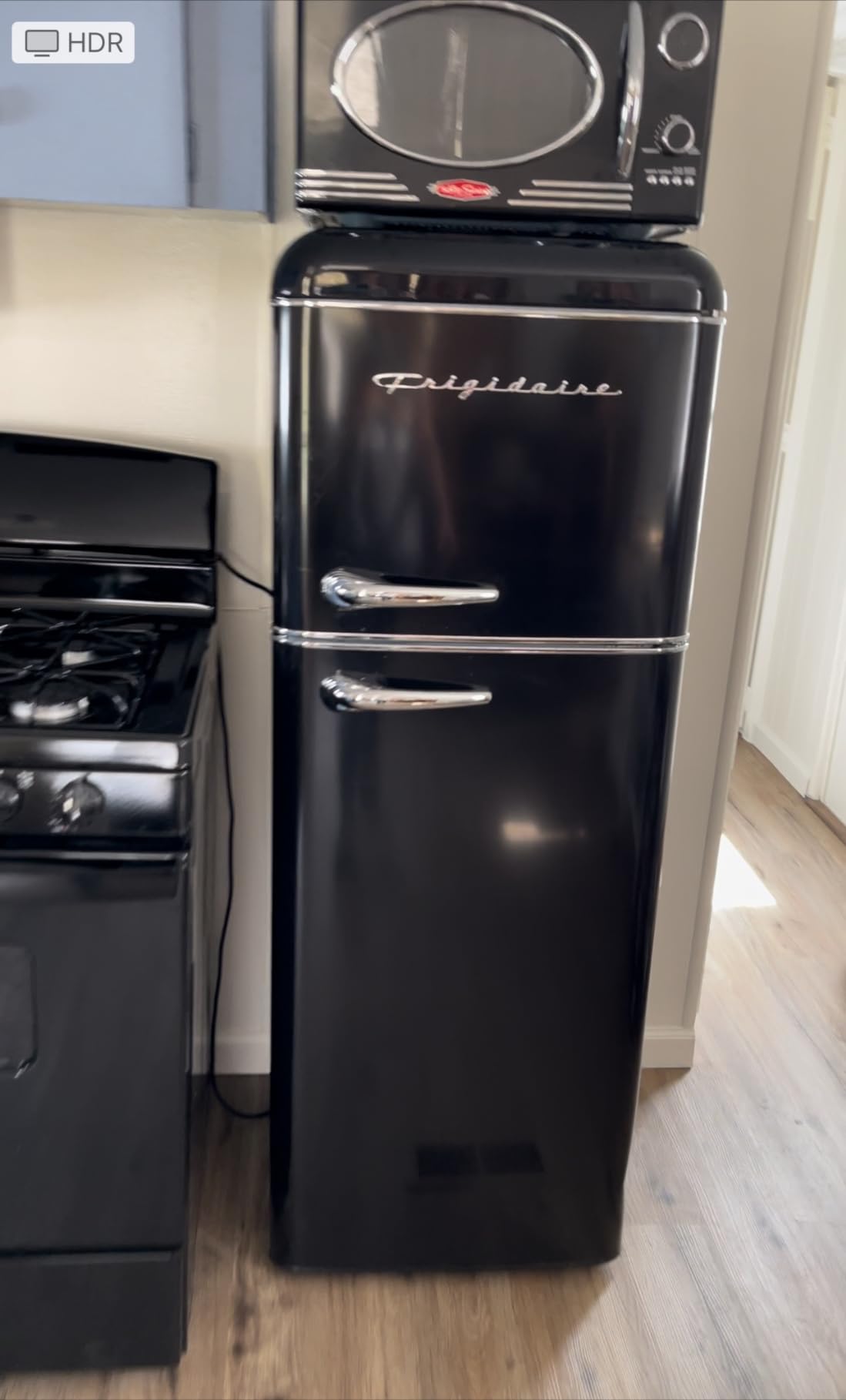 Frigidaire EFR756, 2 Door Apartment Size RETRO Refrigerator with Top Freezer, Chrome Handles, 7.5 cu ft customer photo 1