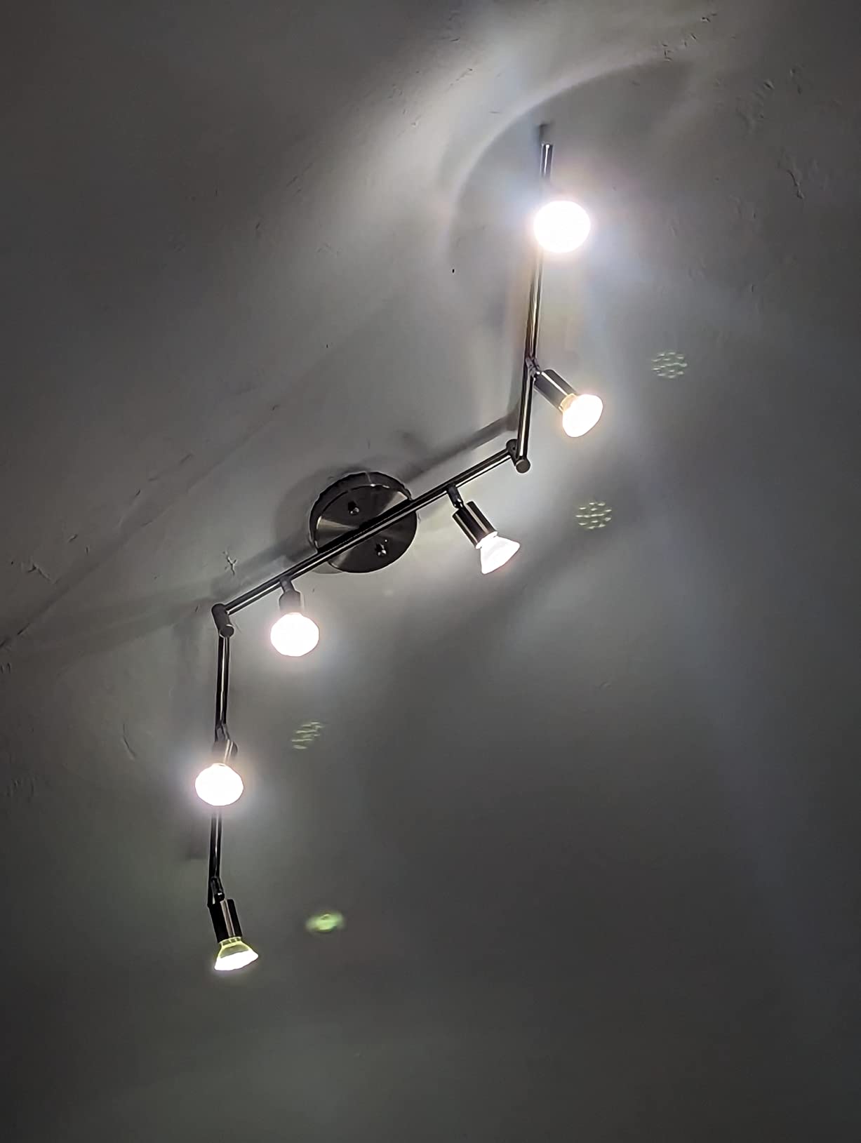 Ascher 4-Light LED Track Lighting Kit, Flexibly Rotatable Light Heads, 4 Way Ceiling Spotlight Matt Nickel Finish, Including 4 GU10 LED Bulbs (4W 400LM Daylight White 5000K) customer photo 2