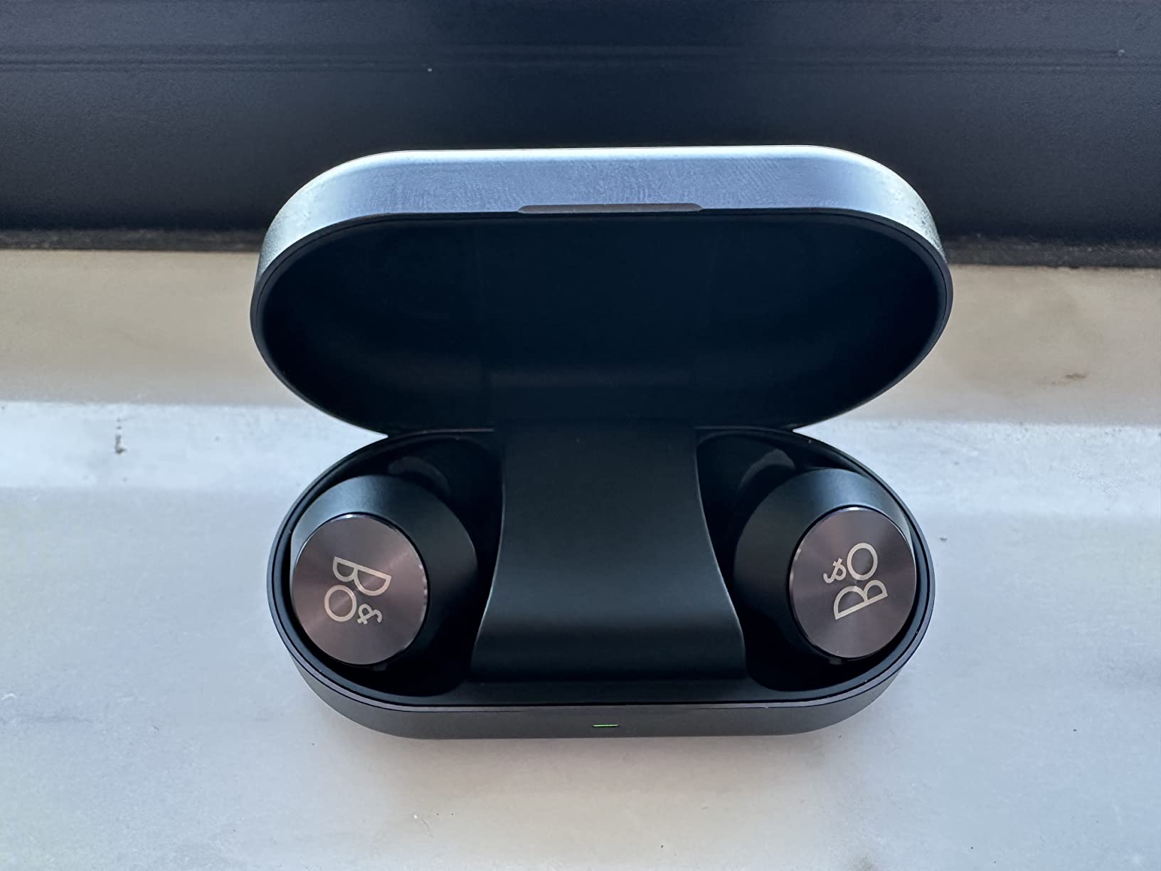 Bang & Olufsen Beoplay EQ - Active Noise Cancelling Wireless in-Ear Earphones with 6 Microphones, up to 20 Hours of Playtime, Black customer photo 1