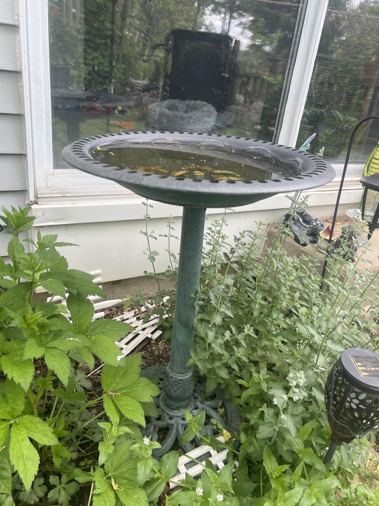 VINGLI Pedestal Bird Bath, Resin Birdbaths Weather Resistant, Bird Baths with Floral Accents & Vintage Finish, Garden Decor for Outdoor, Patio, Yard, Lawn (Green) customer photo 1