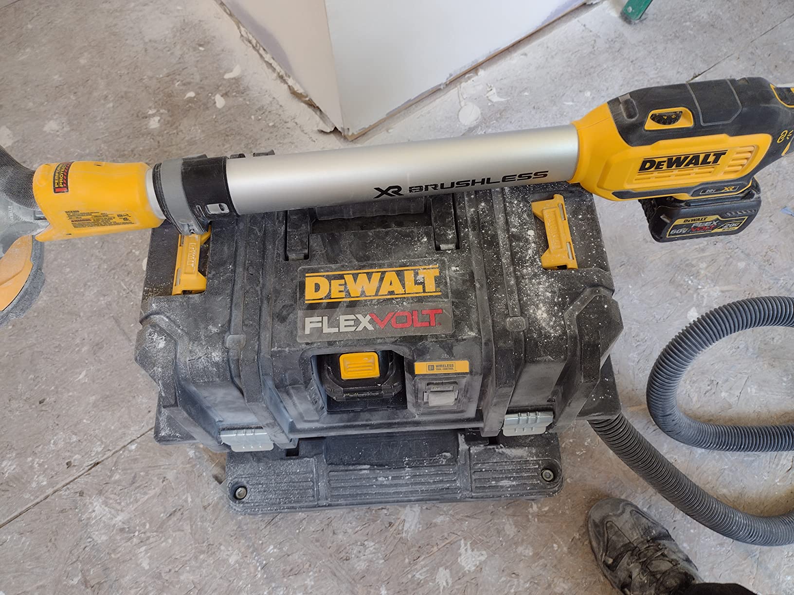 DEWALT 20V MAX Cordless Drywall Sander, Tool Only (DCE800B) customer photo 1