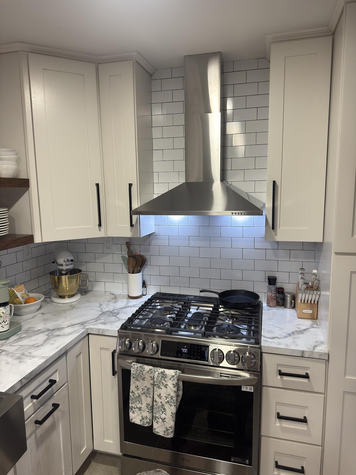 Hermitlux 30 Inch Wall Mount Range Hood, Stainless Steel Kitchen Vent Hoods customer photo 2