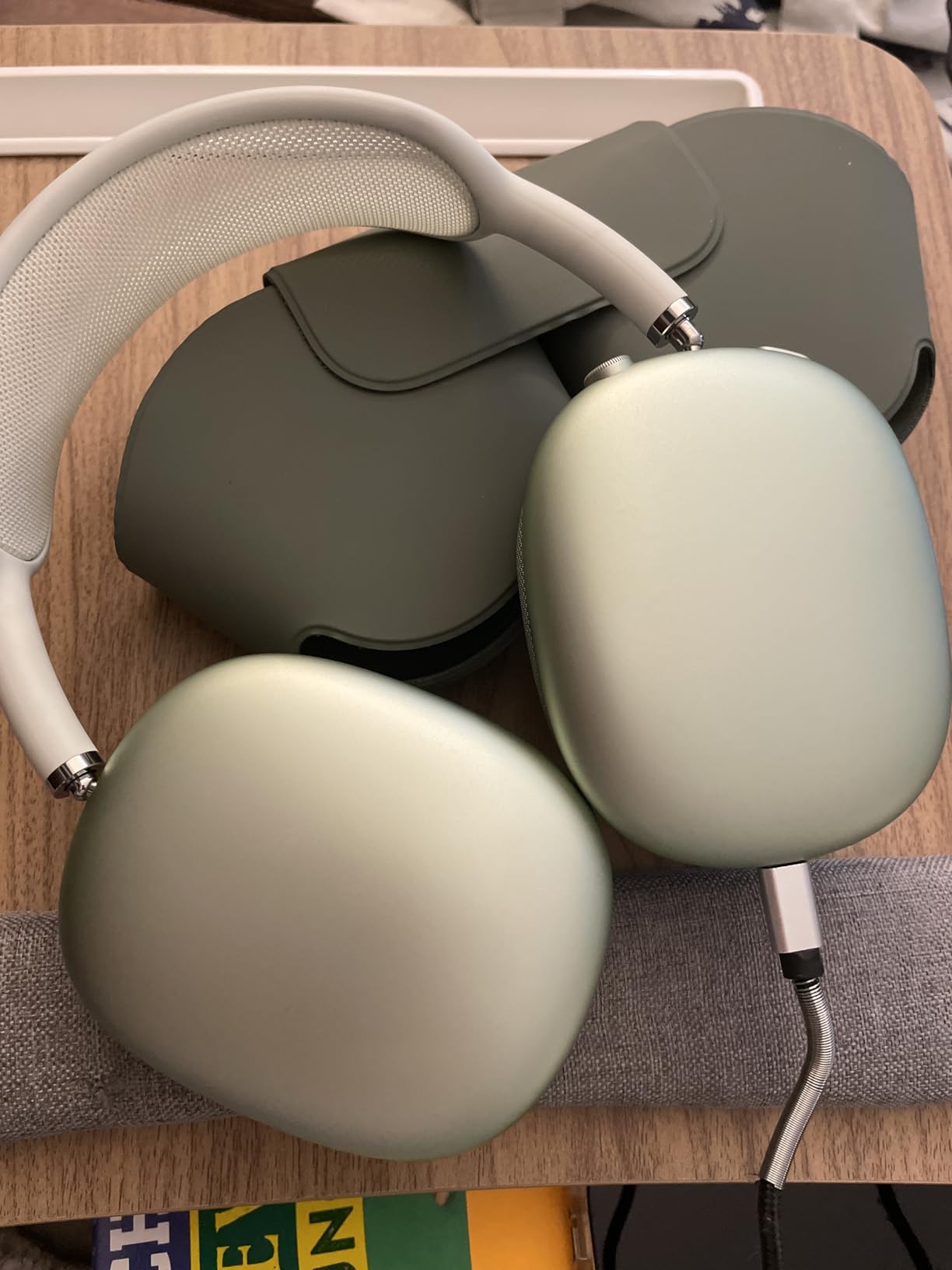 Apple AirPods Max - Space Gray (Renewed) customer photo 1