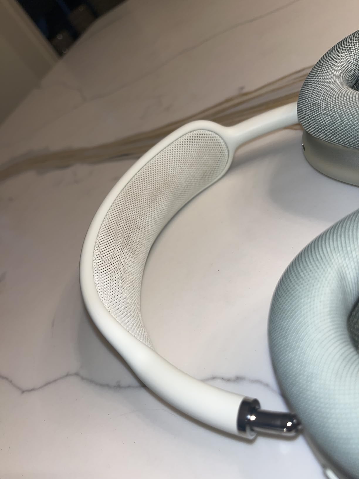 Apple AirPods Max - Space Gray (Renewed) customer photo 2