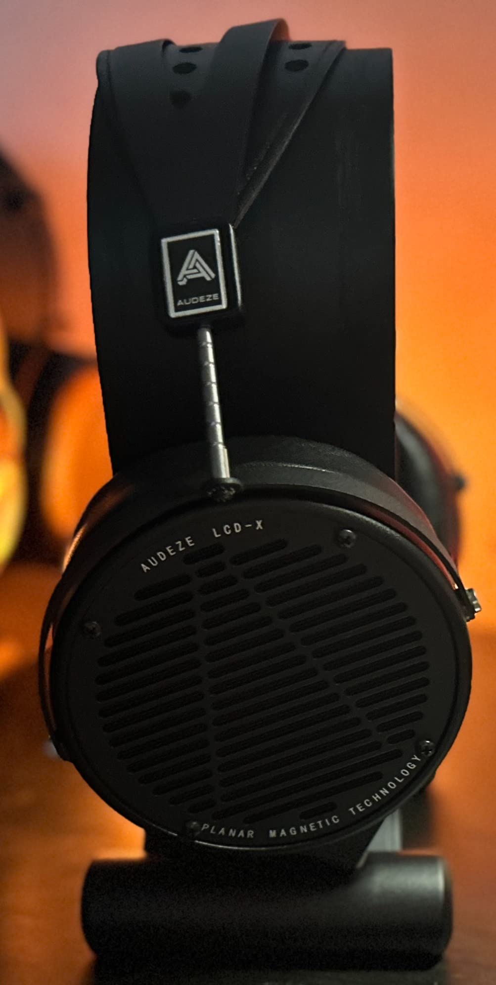 Audeze LCD-X Over-Ear Open Back Professional Headphone new 2021 and Later Version with Carry case, Combo 4 pin XLR Cable with 6.3mm and 3.5 mm adapters, Black customer photo 1