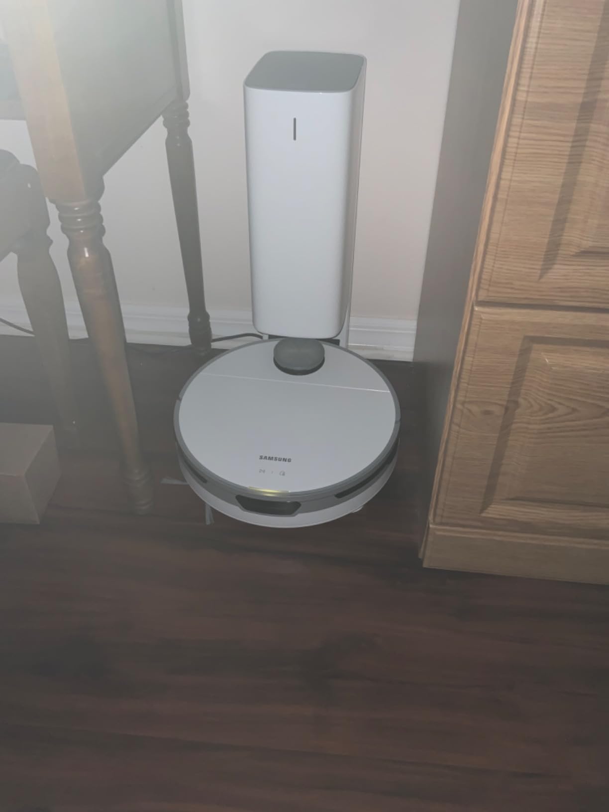 SAMSUNG Jet Bot+ Robot Vacuum Cleaner w/ Clean Station, Automatic Emptying, Precision Cleaning, 5-Layer Filter, Intelligent Power Control for Hardwood Floors, Carpets, Area Rugs, VR30T85513W/AA, White customer photo 2