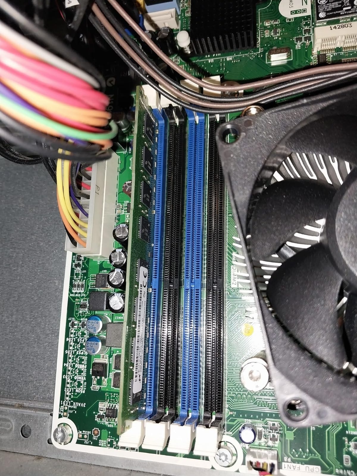 Silicon Power Value Gaming DDR4 RAM 32GB (2x16GB) 3200MHz (PC4 25600) 288-pin CL16 1.35V UDIMM Desktop Memory Module with Heatsink Grey SP032GXLZU320BDAJ7 customer photo 1