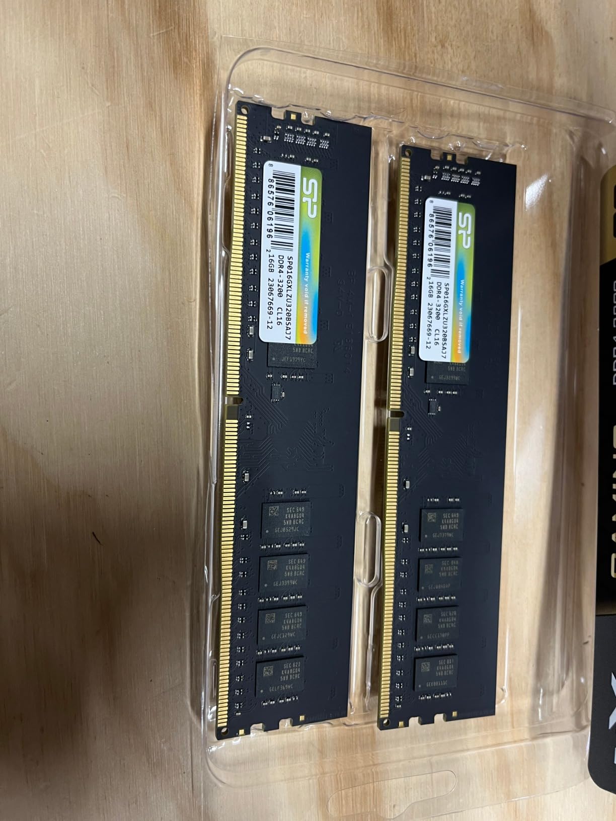 Silicon Power Value Gaming DDR4 RAM 32GB (2x16GB) 3200MHz (PC4 25600) 288-pin CL16 1.35V UDIMM Desktop Memory Module with Heatsink Grey SP032GXLZU320BDAJ7 customer photo 2