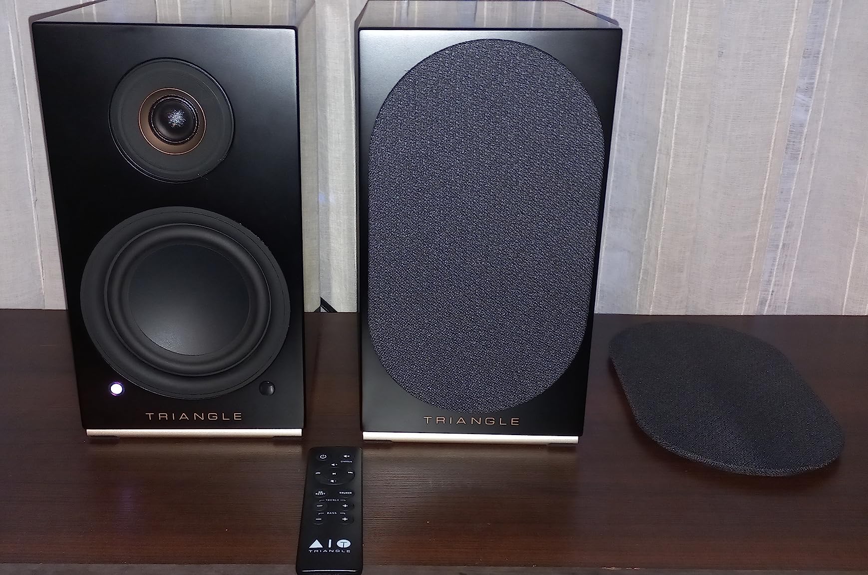 triangle - AIO Twin - Wi-Fi & Bluetooth Active Bookshelf Speakers with 2x50W Amplifier - HD Audio - Phono/Turntable + Optical TV Inputs - 165 x 304 x 235 mm - Black (Pair) customer photo 1