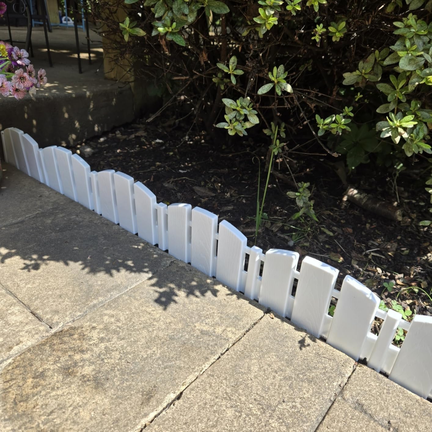 EasyFlex No-Dig Landscape Edging with Anchoring Spikes, 4.5 in. Tall Decorative Adirondack Wood-Look Fence Garden Border, 15 Foot Kit, White (3600WT-15C-6) customer photo 2