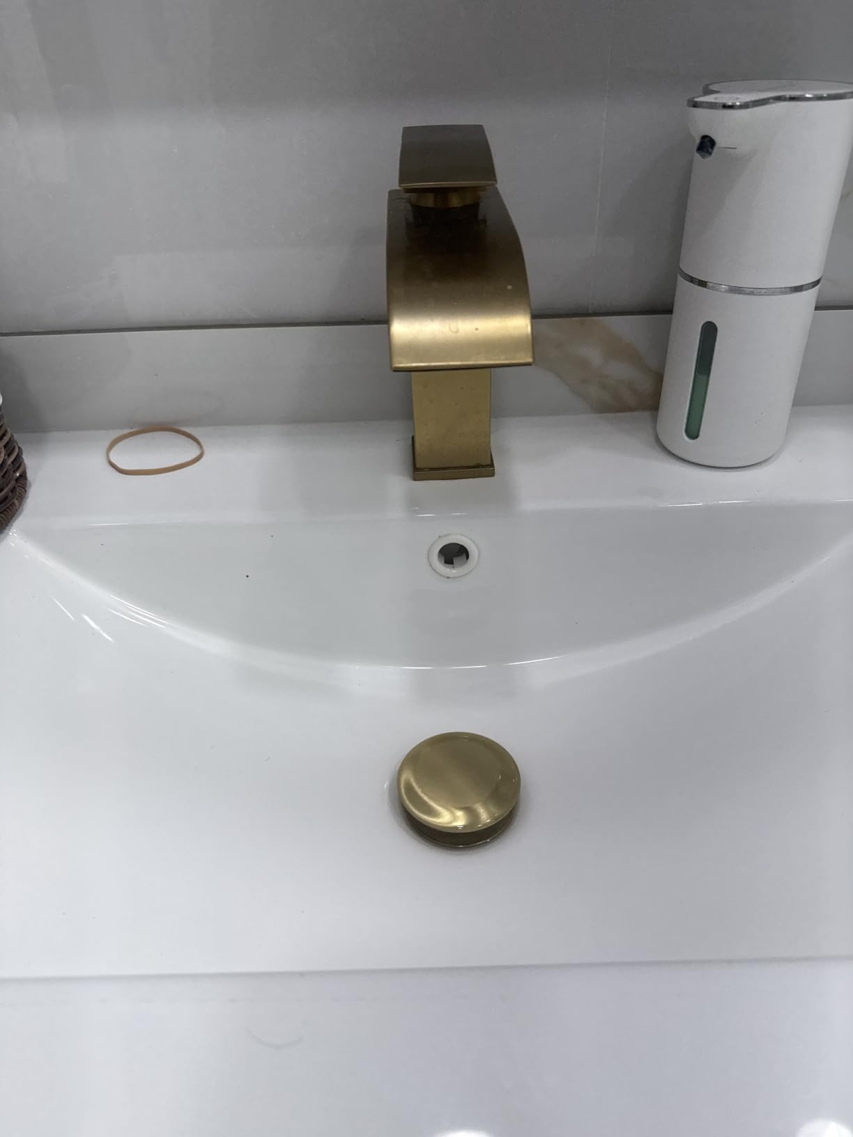 Ryuwanku Waterfall Bathroom Faucet, Matte Black Stainless Steel, 1-Handle customer photo 2