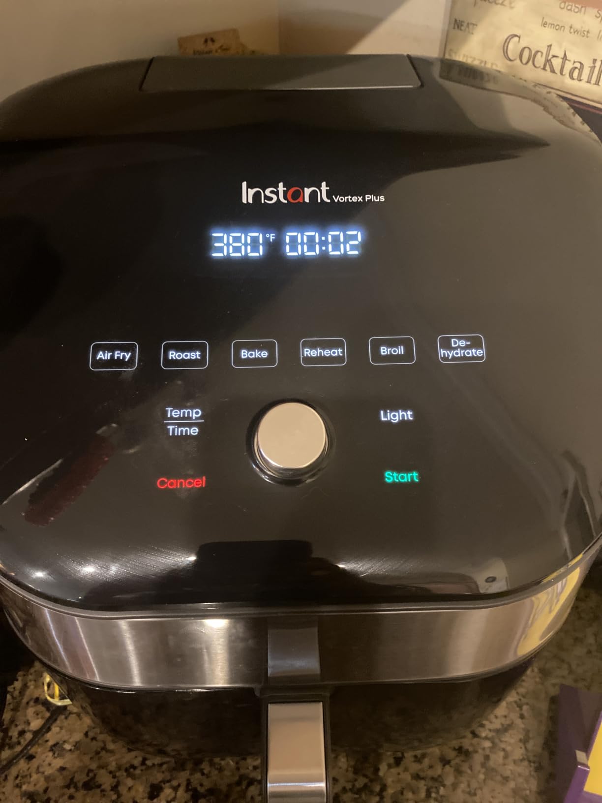 Instant Pot Vortex Plus 6 Qt 6-in-1 Air Fryer with Odor Erase Tech, Black customer photo 1