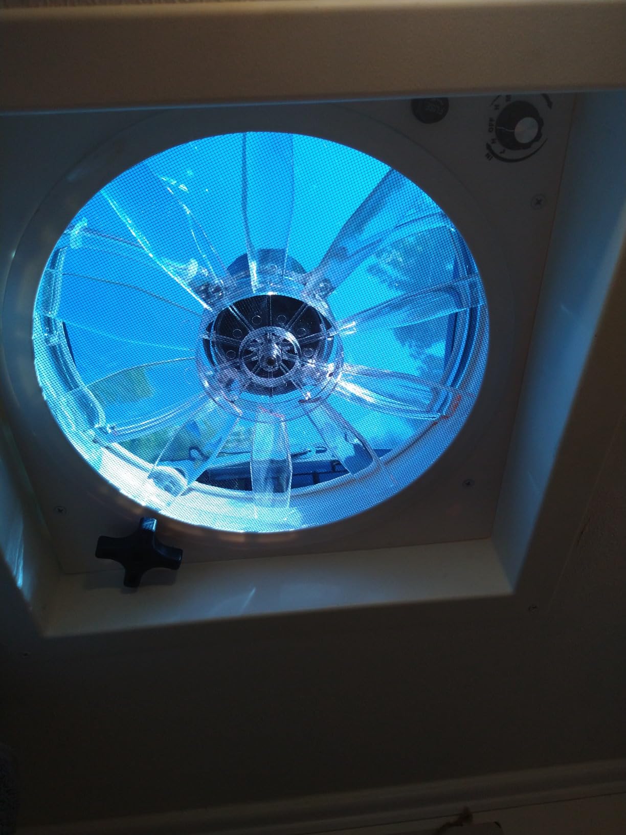 RVLOVENT 12V RV Roof Fan Vent 14'' 10 Speed Reversible Manual Lift (NO REMOTE) customer photo 1