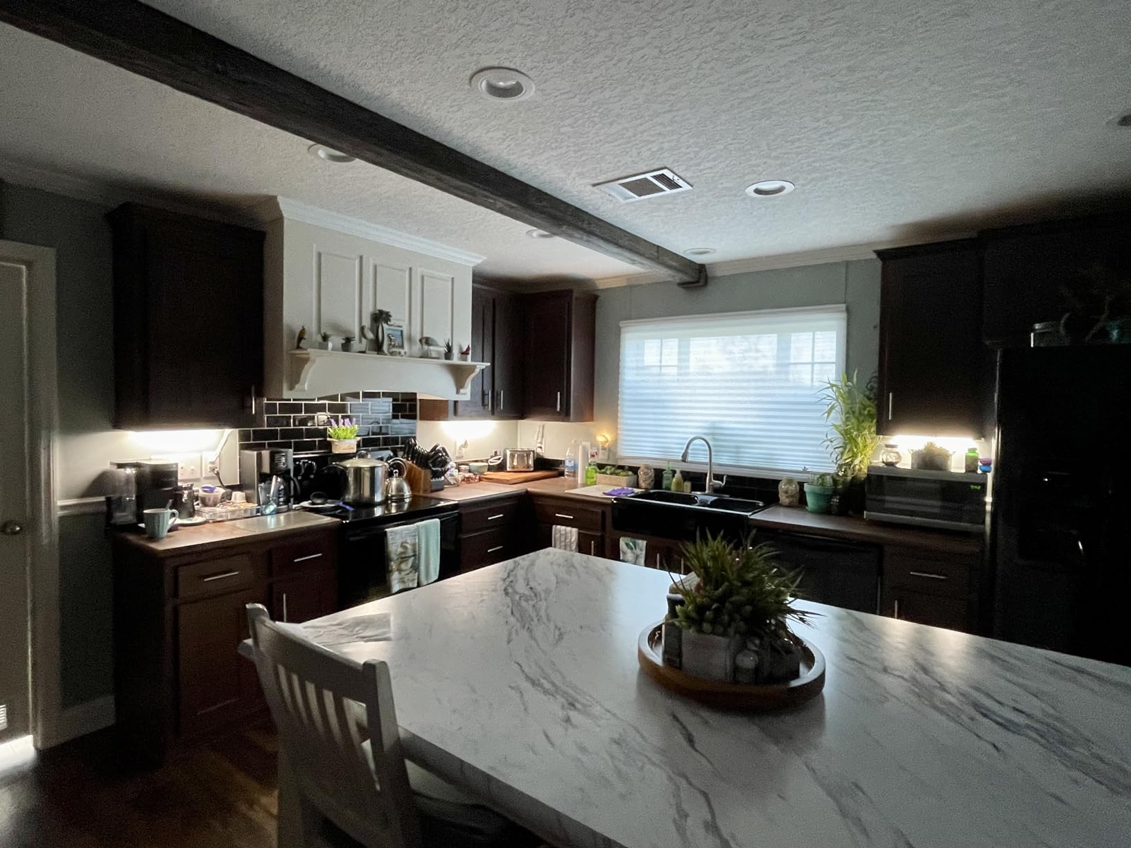 GE LED HD+ Undercabinet Light Fixture, Linkable Integrated Slim Profile Fixture for Kitchens, Daylight Color, Plug-in, 24in (1 Pack) customer photo 2
