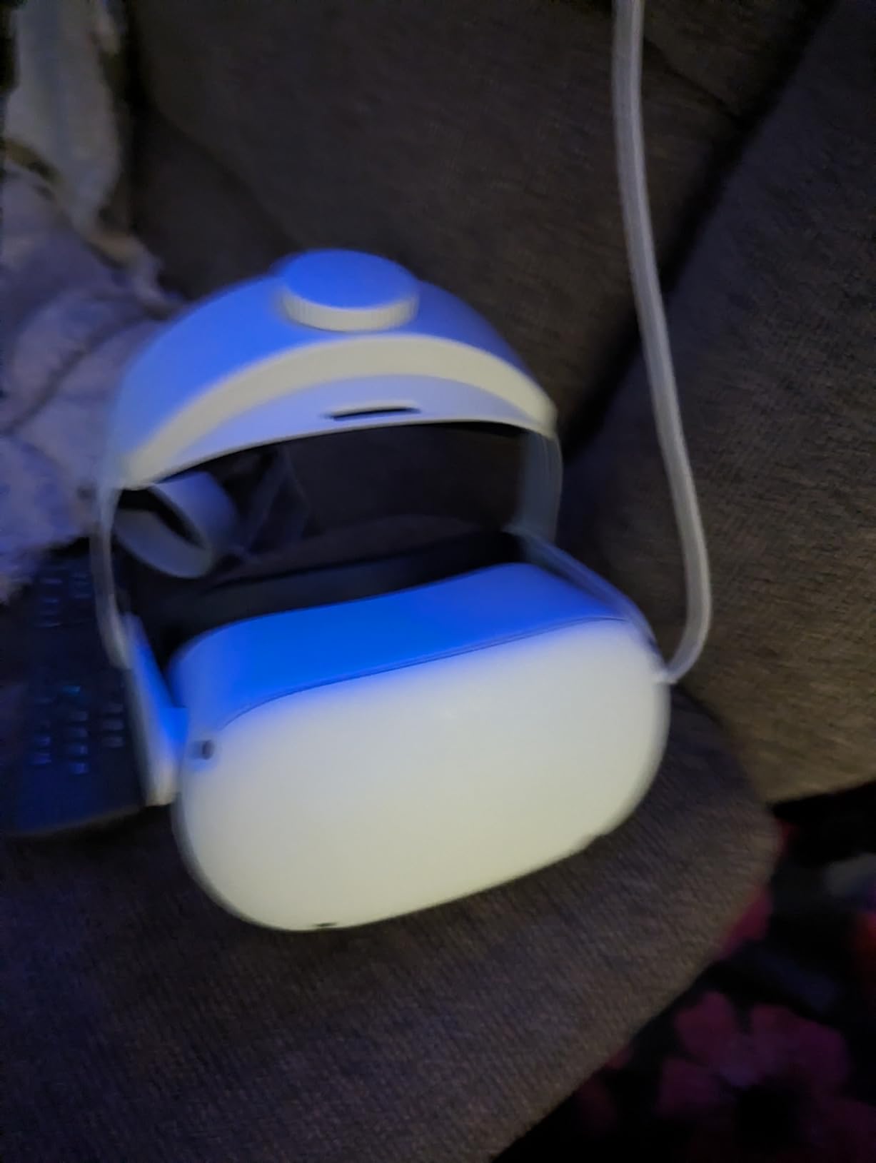 Meta Quest 2 — Advanced All-In-One Virtual Reality Headset — 256 GB customer photo 2