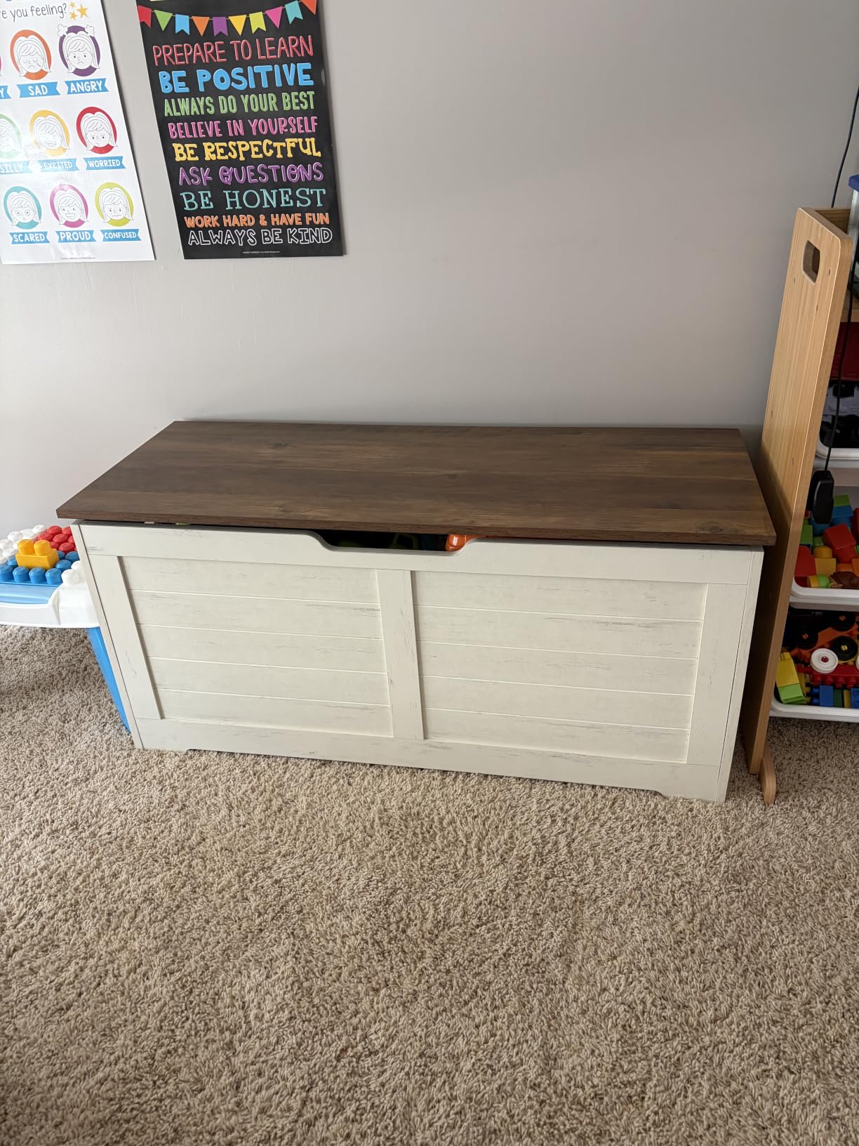 VASAGLE Storage Chest, 39.4 Inches Width Bench with 2 Safety Hinges | Farmhouse Style, for Entryway, Bedroom, Living Room, Cloud White, SOFIE Collection ULSB061T10 customer photo 1