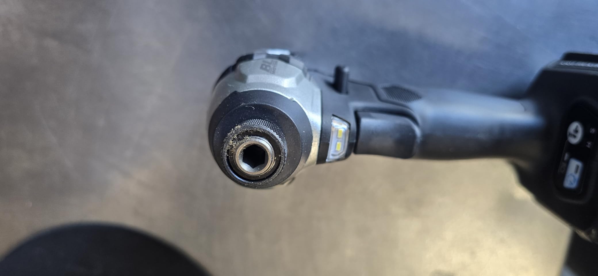 Makita XDT18ZB 18V LXT Lithium-Ion Sub-Compact Brushless Cordless Impact Driver, Tool Only, Black customer photo 2