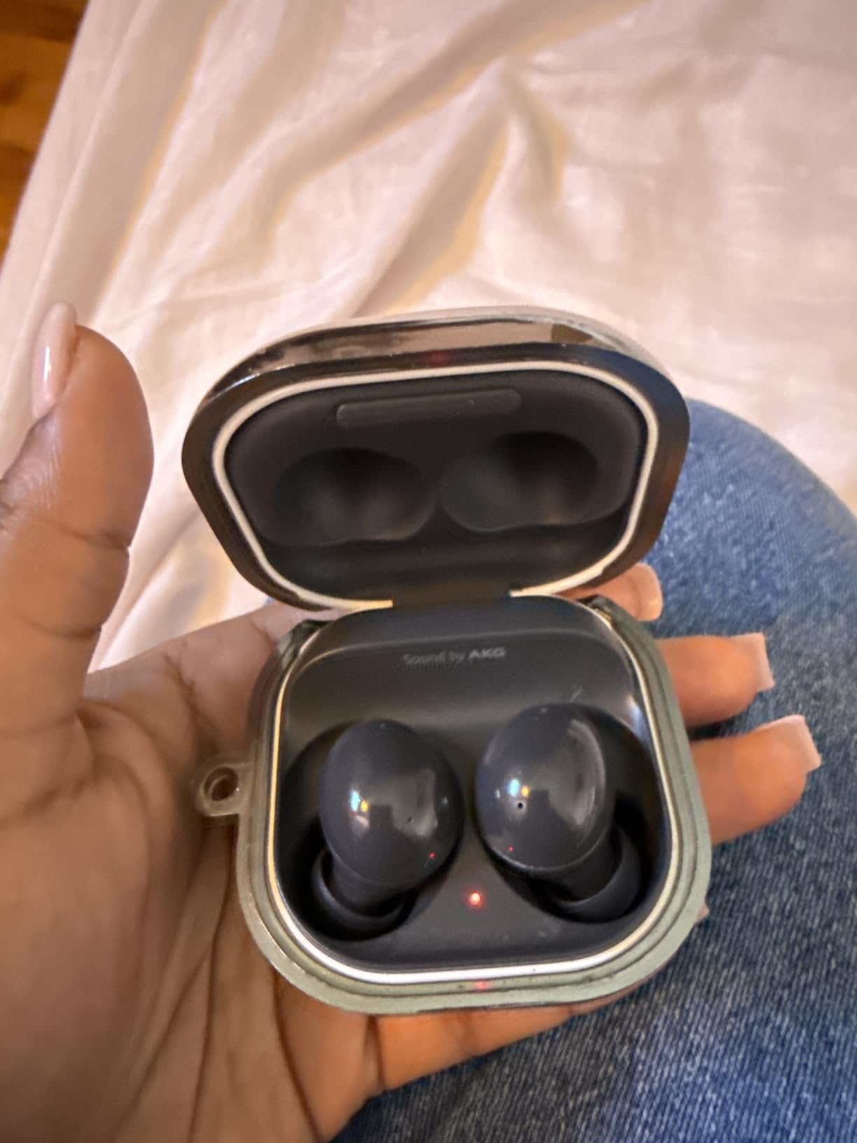 SAMSUNG Galaxy Buds2 True Wireless Earbuds, Active Noise Cancelling, Ambient Sound, Bluetooth, Lightweight Comfort Fit, Graphite, International Version customer photo 2