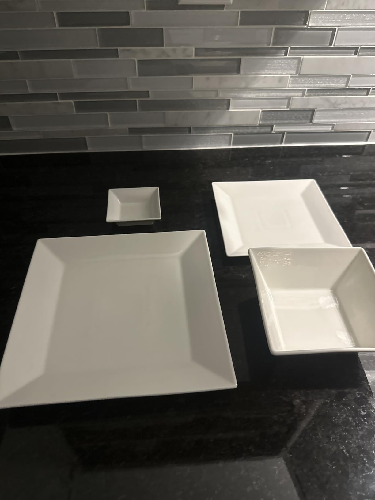 Porlien Off-White Porcelain Dinnerware Set (16 Piece Dinnerware Set), Square Dishes Set for 4 Persons, Chip Resistant Dinnerware Set, Square Plates and Bowls Sets, Durable Everyday Dishes customer photo 2