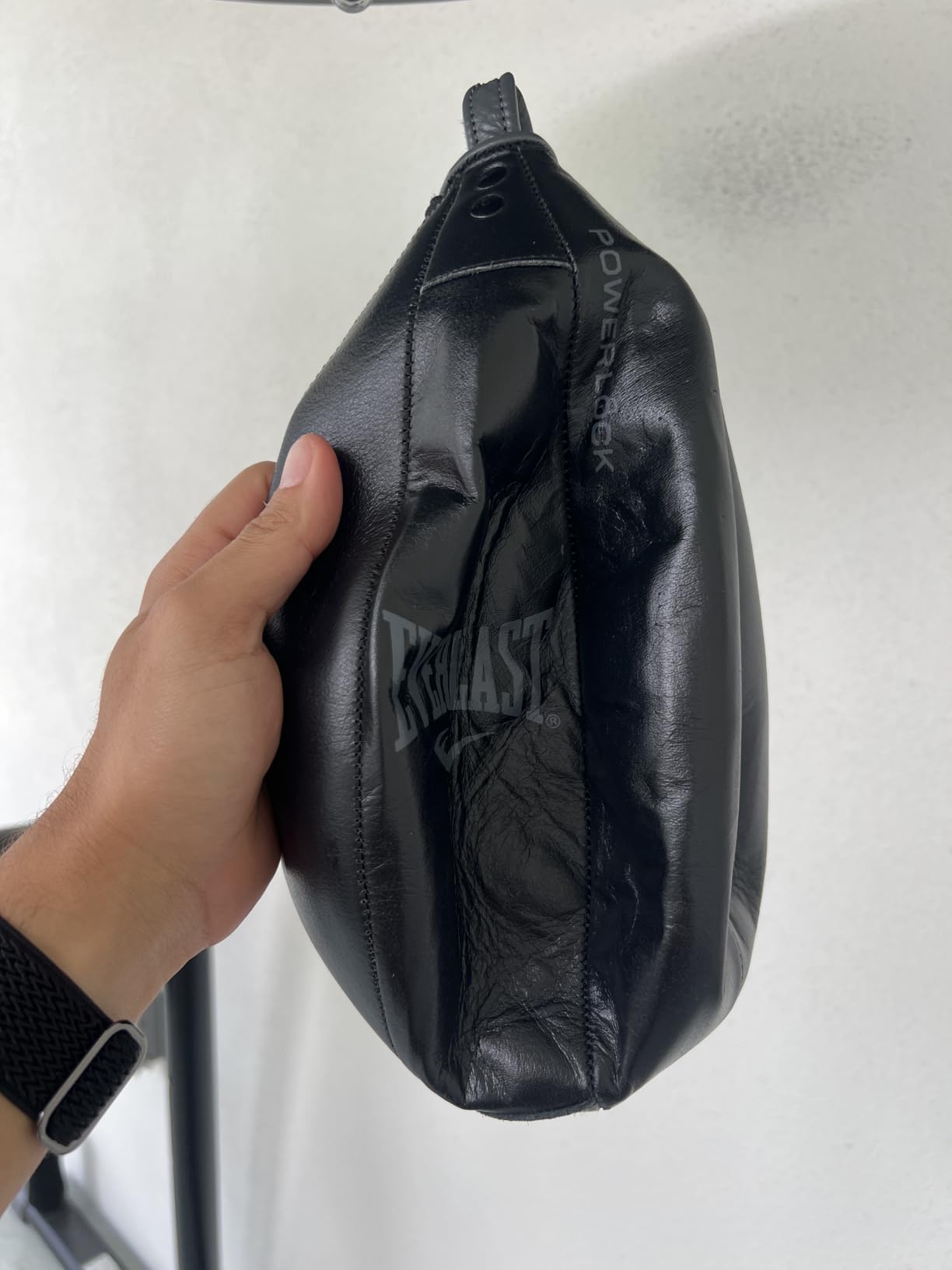 Everlast Speed Punching Bag | Speed Bag for Boxing & MMA | Durable Reflex Training Boxing Bag for Hand Speed, Accuracy & Home Gym Workouts customer photo 1