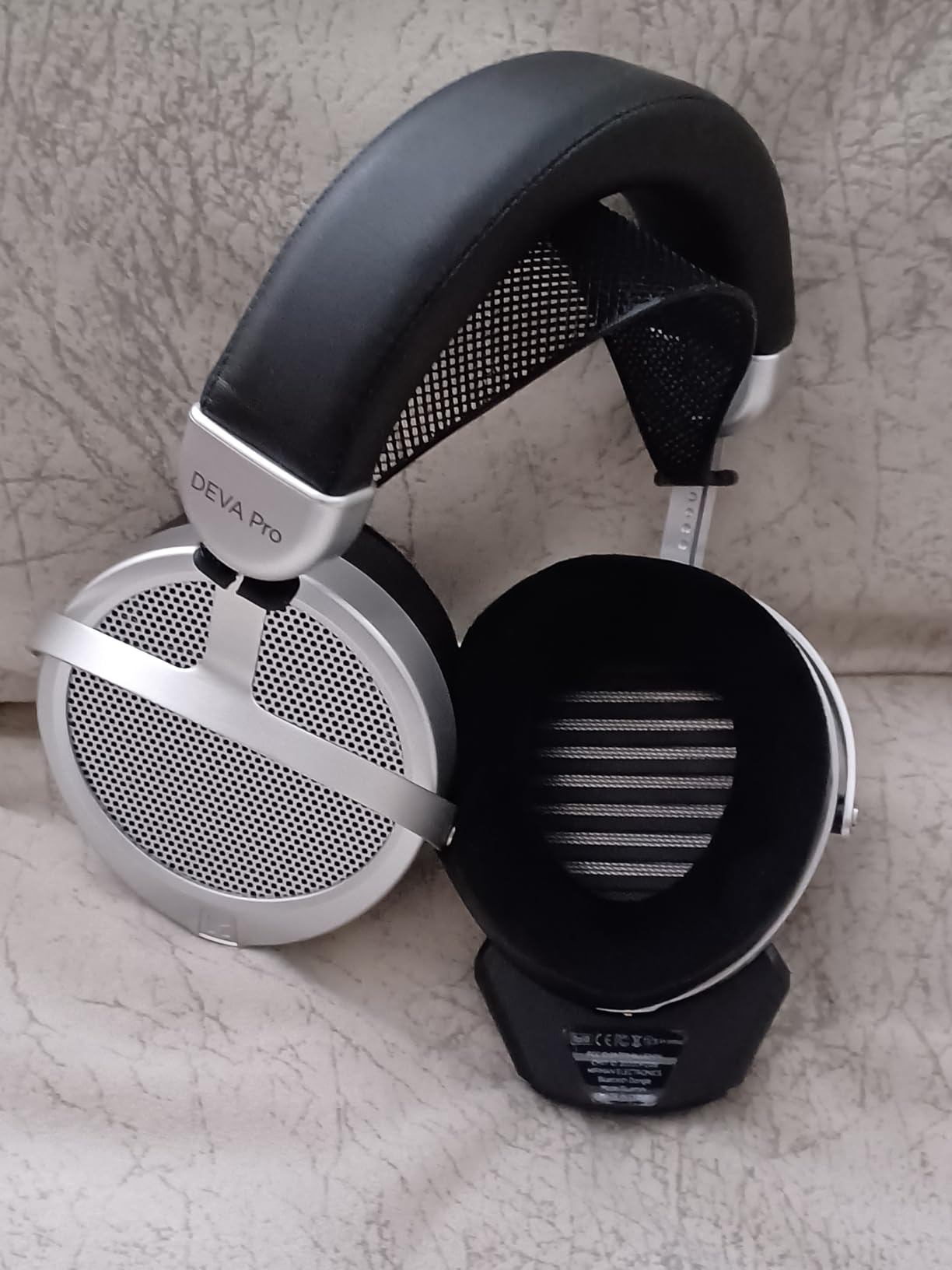 HIFIMAN Deva-Pro Over-Ear Full-Size Open-Back Planar Magnetic Headphone with Bluetooth Dongle/Receiver, Himalaya R2R Architecture DAC, Easily Switch Between Wired and Wireless, Bluetooth 5.0 customer photo 1