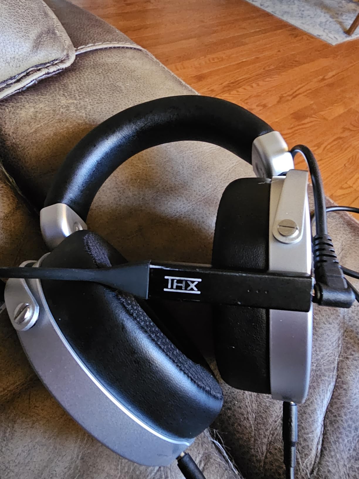 HIFIMAN Deva-Pro Over-Ear Full-Size Open-Back Planar Magnetic Headphone with Bluetooth Dongle/Receiver, Himalaya R2R Architecture DAC, Easily Switch Between Wired and Wireless, Bluetooth 5.0 customer photo 2