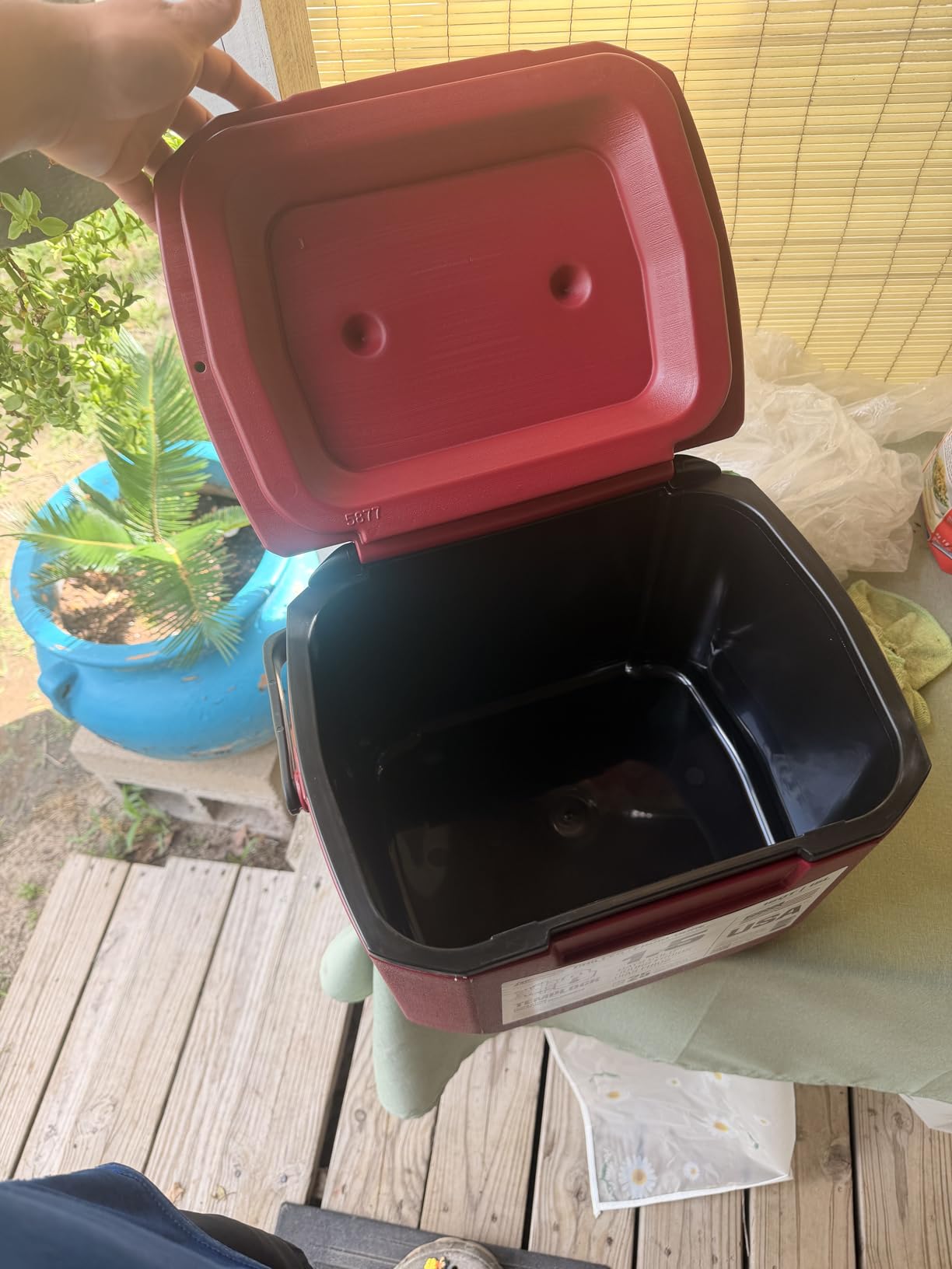 Coleman Chiller 9/16/30/48/60qt Cooler with Ice Retention, Leak Resistant, Great for Camping, Concerts, Sports, and More customer photo 1