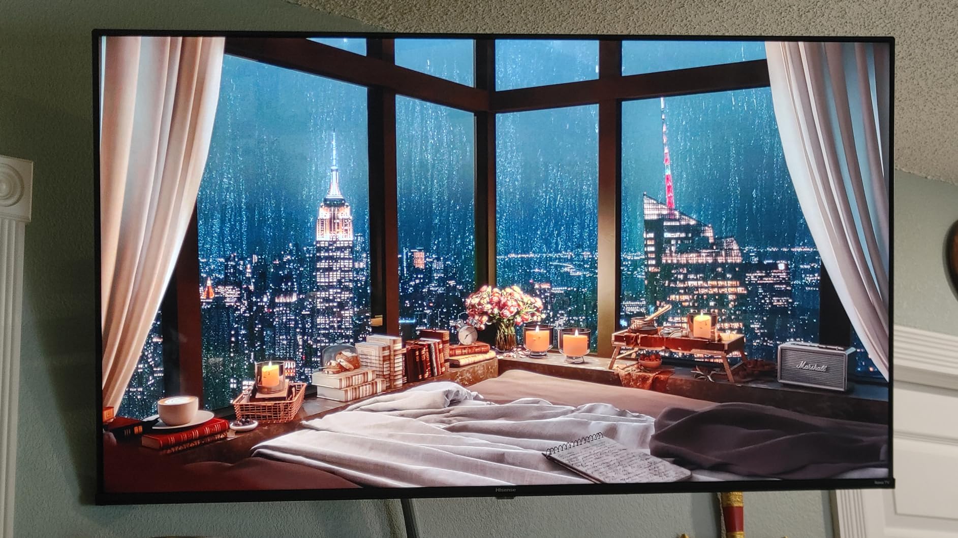 Hisense 50-Inch Class R6 Series 4K UHD Smart Roku TV with Alexa Compatibility, Dolby Vision HDR, DTS Studio Sound, Game Mode (50R6G),Black customer photo 2