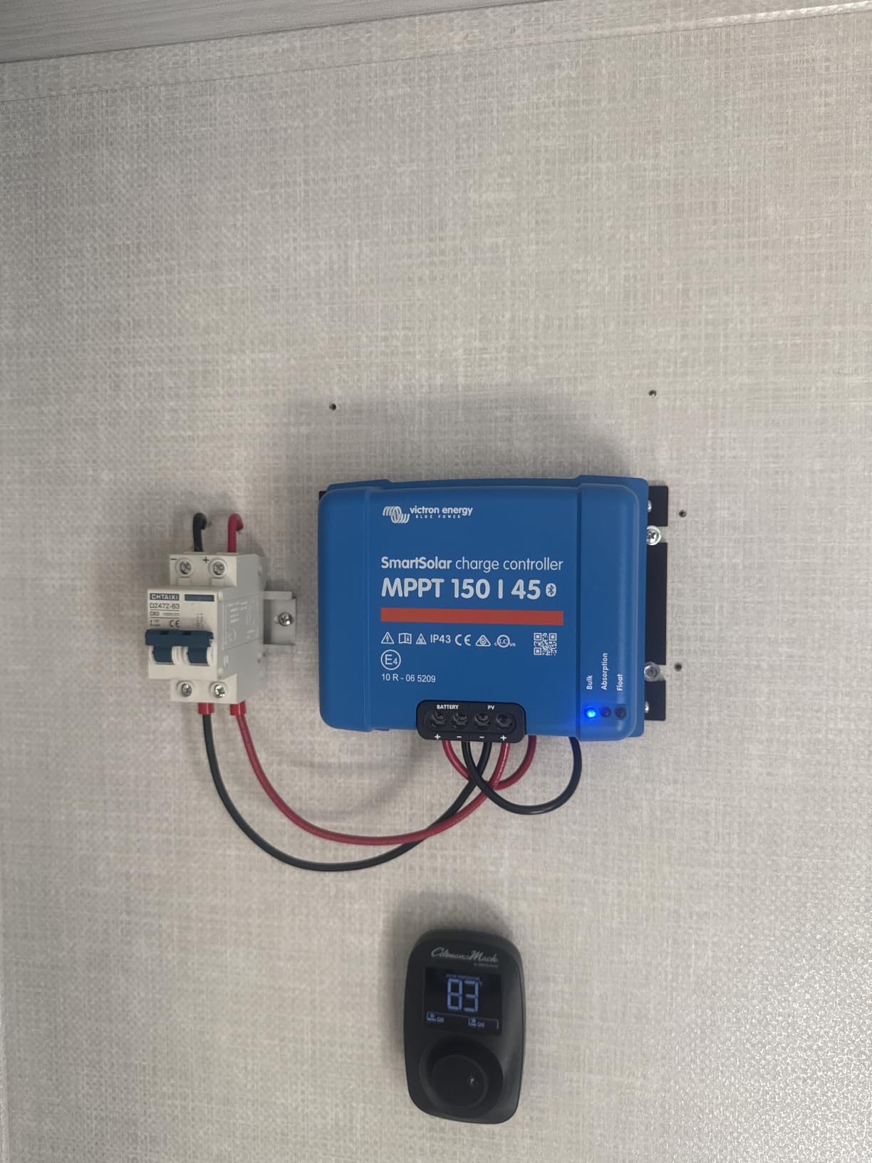 Victron Energy SmartSolar MPPT Charge Controller 150V, 45A, 12/24/36/48V customer photo 2