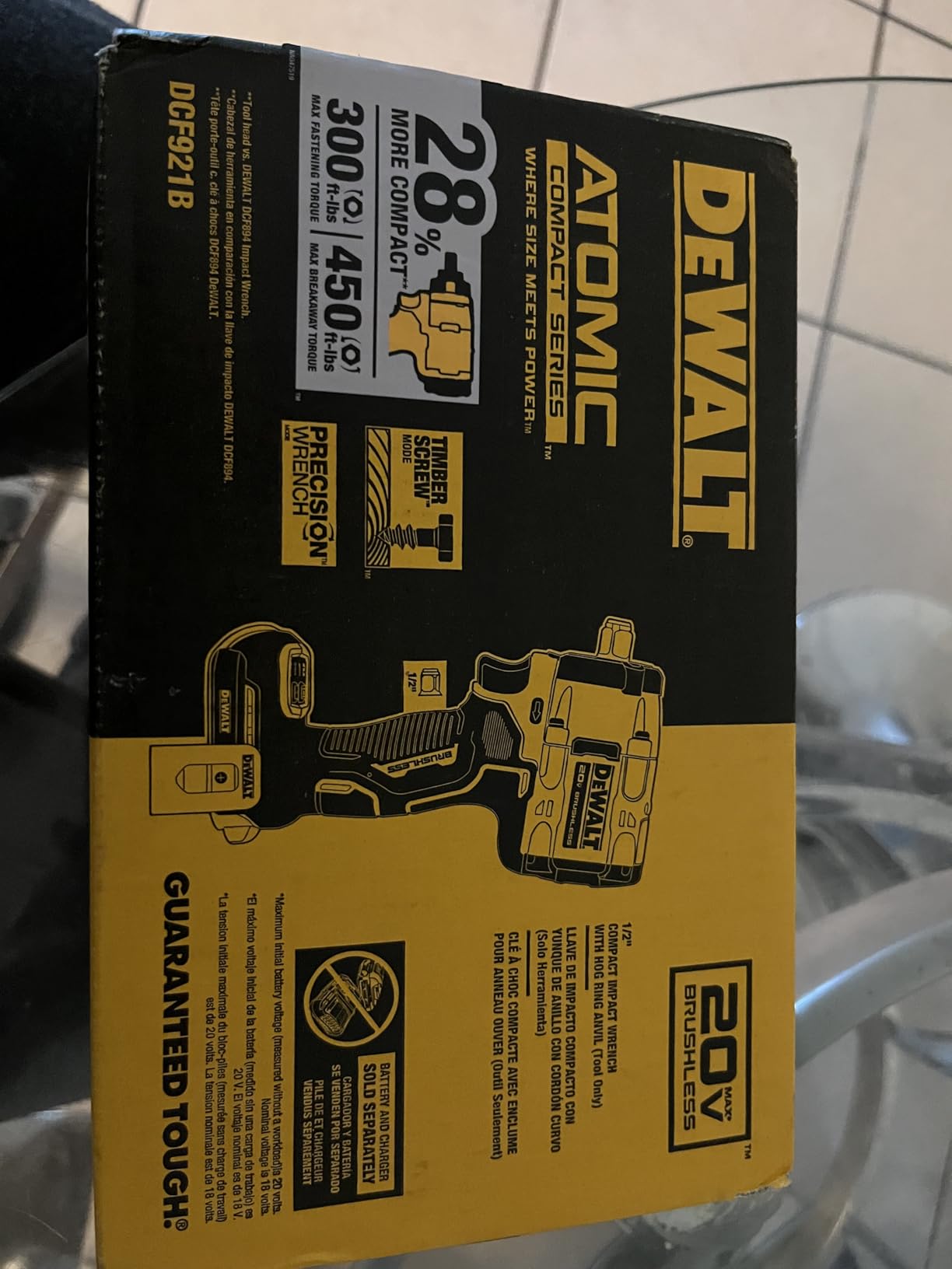 DEWALT ATOMIC 20V MAX* 1/2 in. Cordless Impact Wrench with Hog Ring Anvil (Tool Only) (DCF921B) customer photo 1