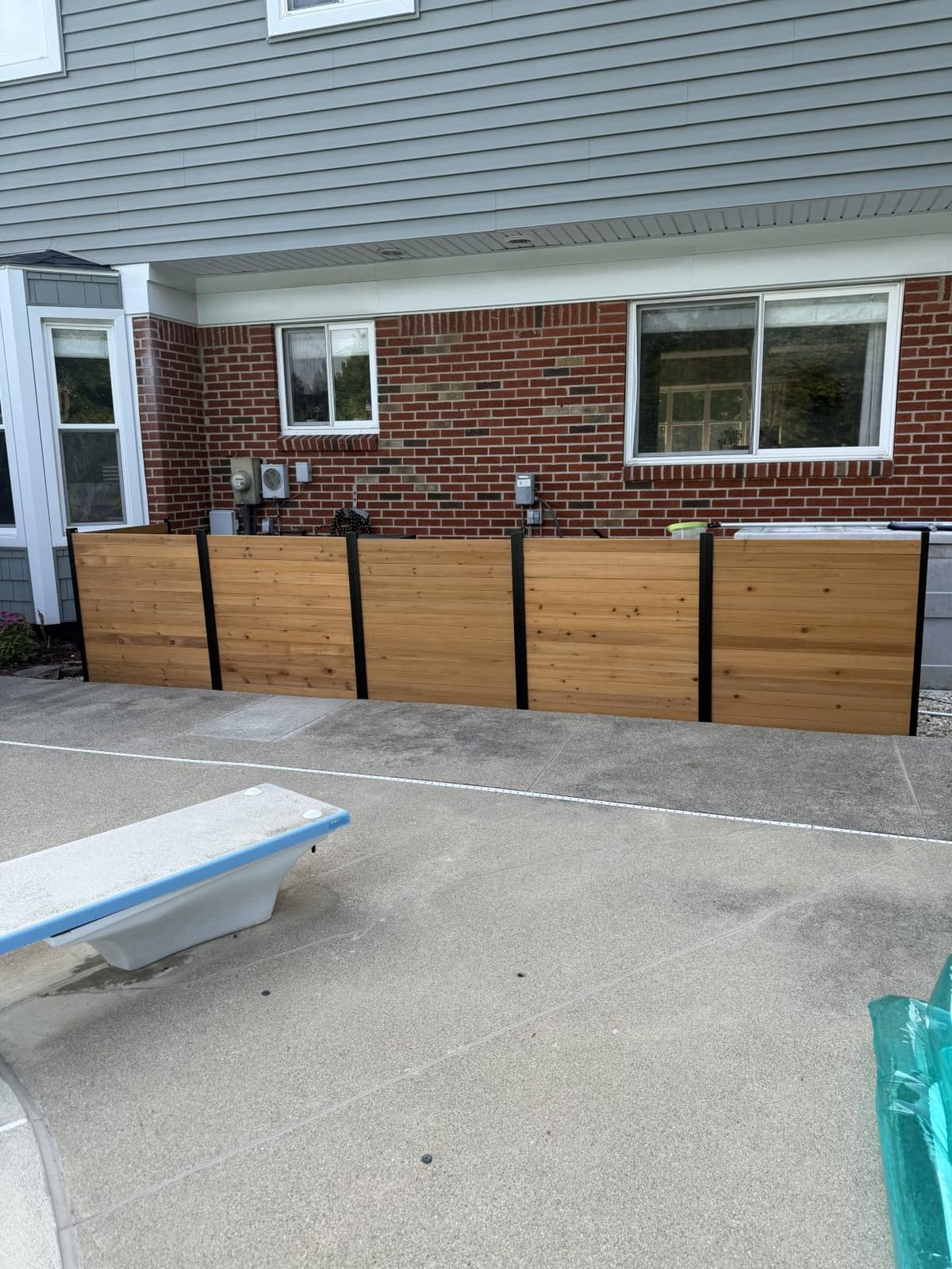 Enclo Charleston Privacy Screen, Cedar Wood, DIY No Dig Screen Kit customer photo 2