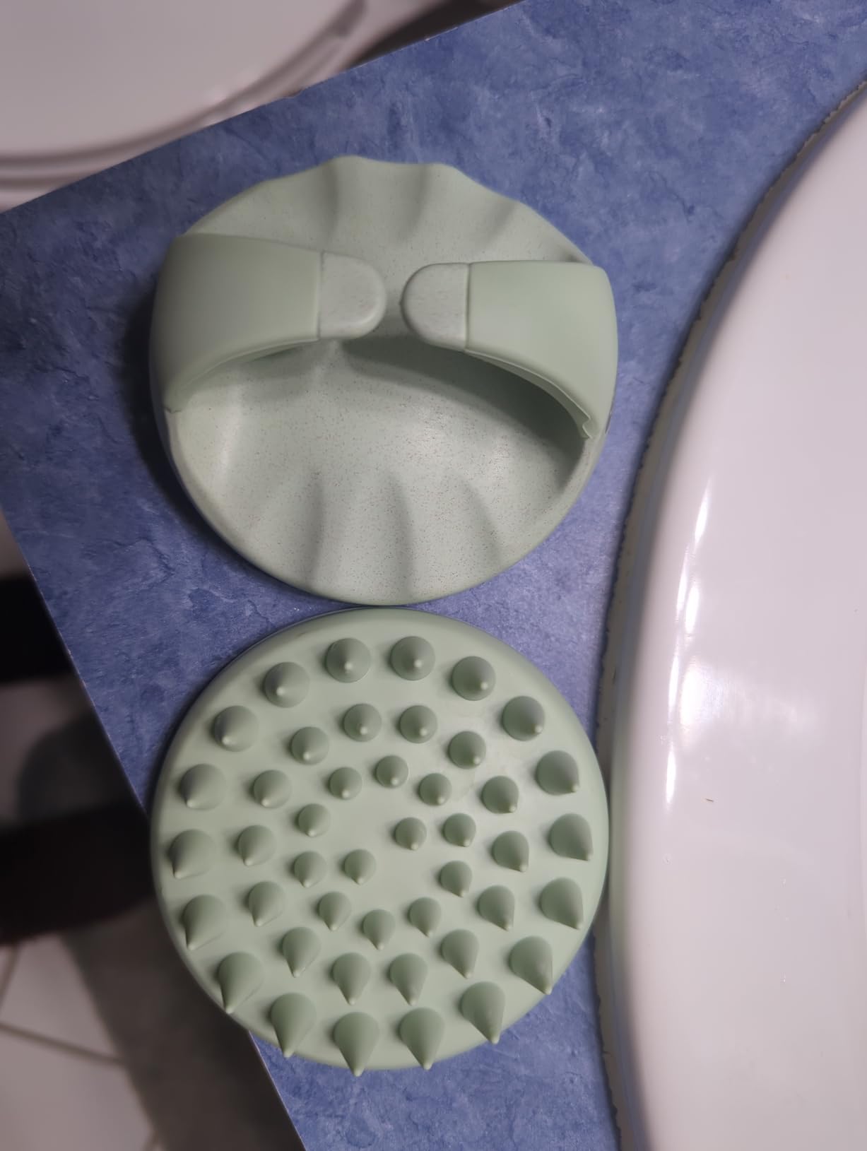 Sndyi Scalp Massager Shampoo Brush, Scalp Scrubber with Soft Silicone Bristles, Scalp Exfoliator for Dandruff Removal, Scalp Massager for Hair Growth, Wet Dry Hair Brush for Scalp Care, Green customer photo 1