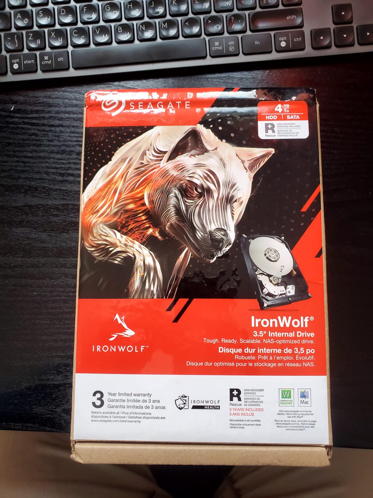 Seagate IronWolf 4TB NAS Internal Hard Drive CMR 3.5 Inch SATA 6Gb/s 5400 RPM 64MB Cache for RAID Network Attached Storage Rescue Services (ST4000VNZ06/006) customer photo 1