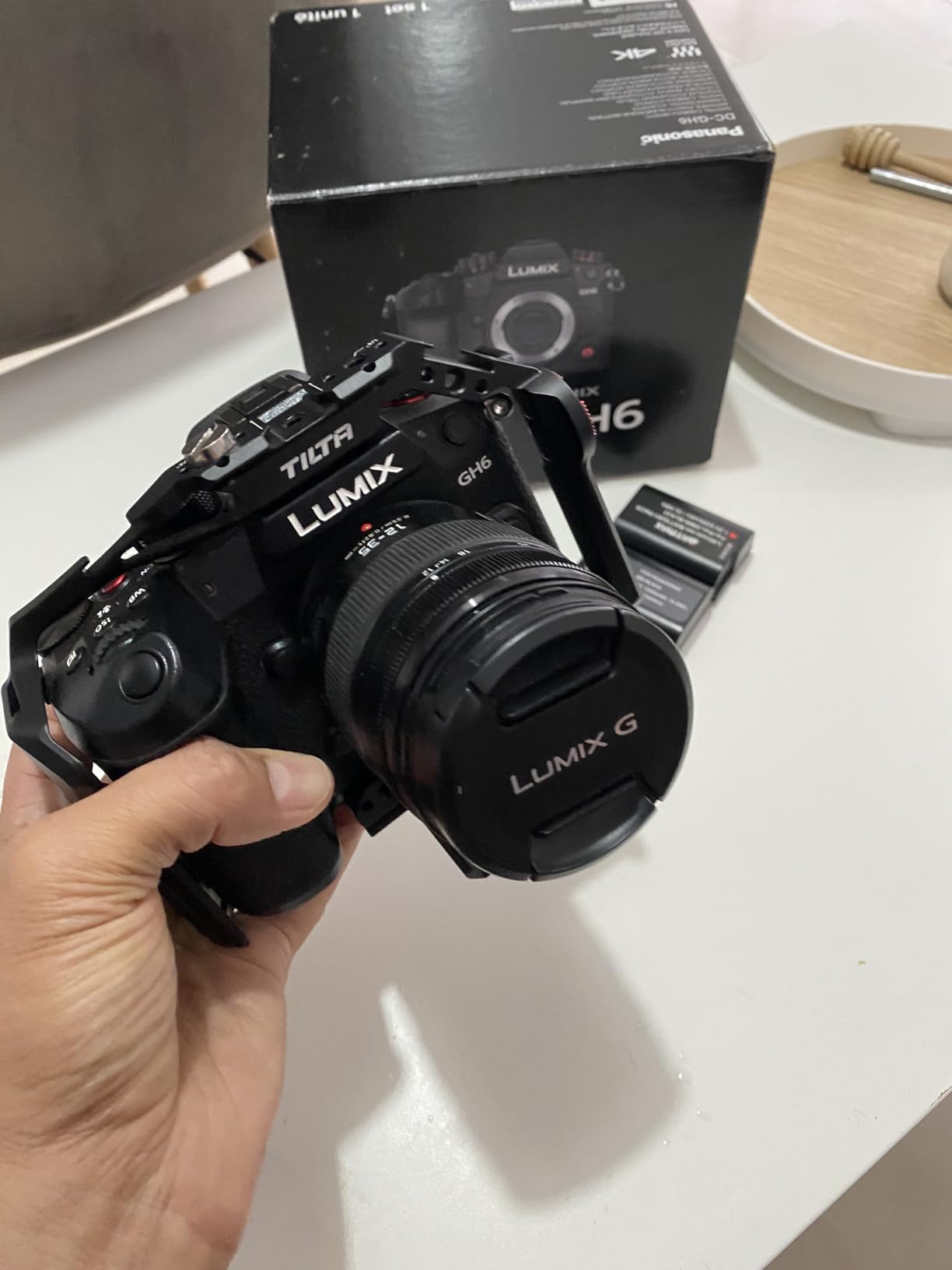 Panasonic LUMIX GH6, 25.2MP Mirrorless Micro Four Thirds Camera with Unlimited C4K/4K 4:2:2 10-bit Video Recording, 7.5-Stop 5-Axis Dual Image Stabilizer – DC-GH6BODY Black customer photo 2