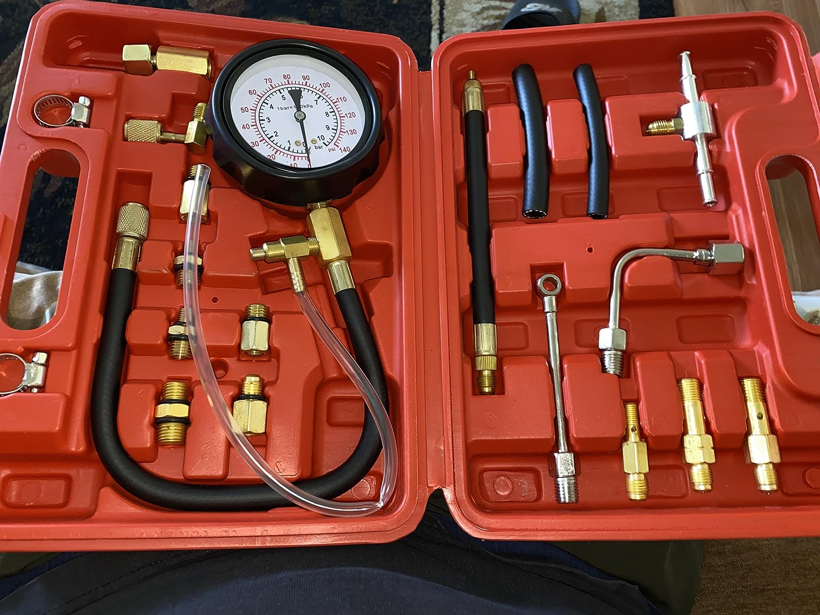 0-140 PSI Automotive Fuel Pressure Tester Kit for Gasoline Engines customer photo 1