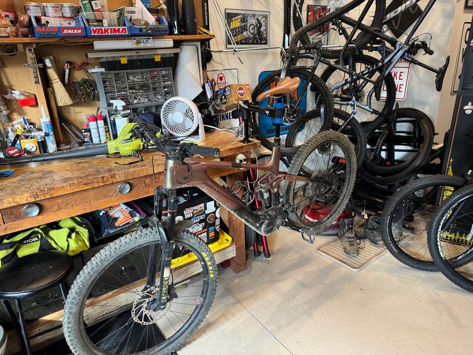 ROCKBROS Bike Repair Stand - Wall/Bench Mount, 44 lbs Capacity customer photo 2