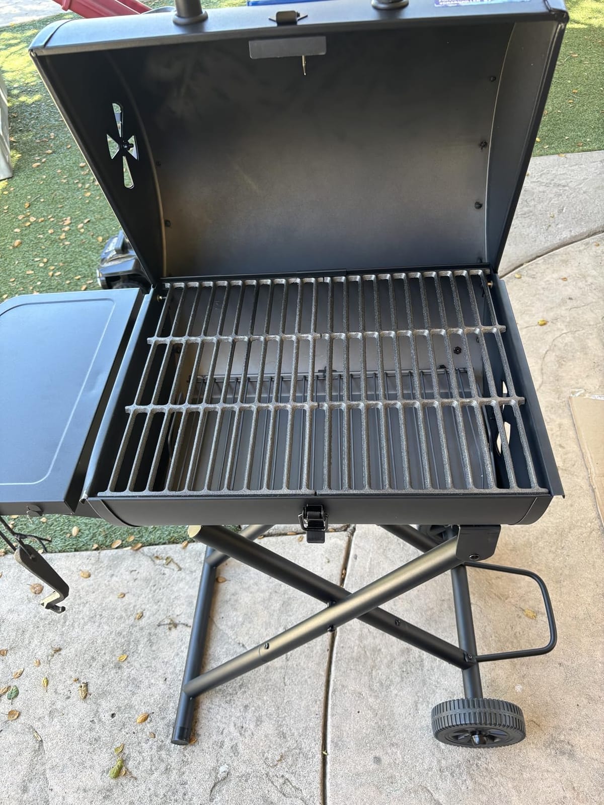 Char-Griller E1816 King-Griller Gambler Portable Charcoal Grill in Black customer photo 1