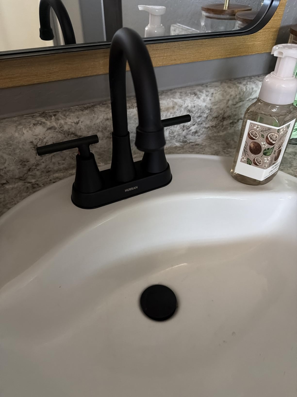 Matte Black Bathroom Faucet, Hurran 4 inch Centerset 2-Handle Lead-Free customer photo 2