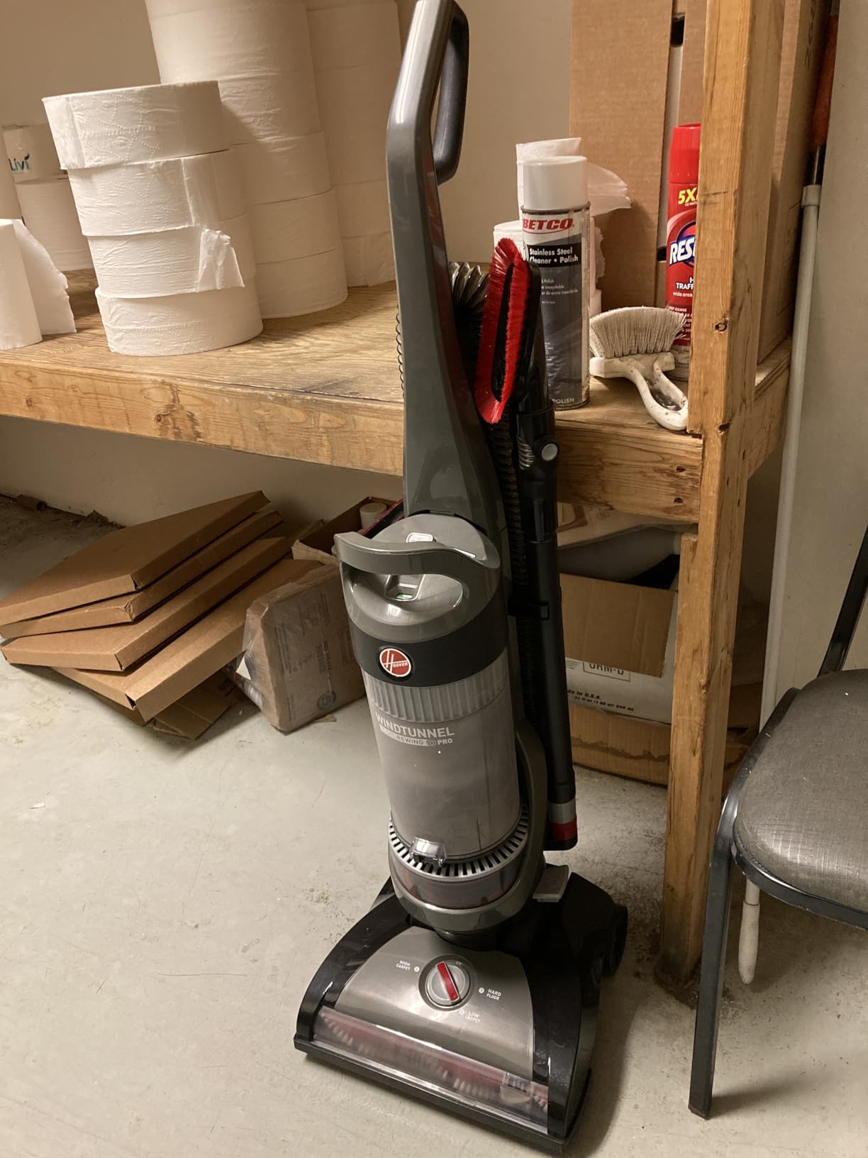 Hoover WindTunnel Cord Rewind Pro Bagless Vacuum Cleaner, Upright customer photo 1