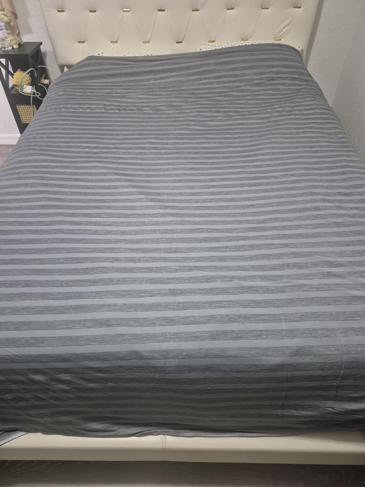 Guohaoi Cooling Blanket for Hot Sleepers and Night Sweats 90