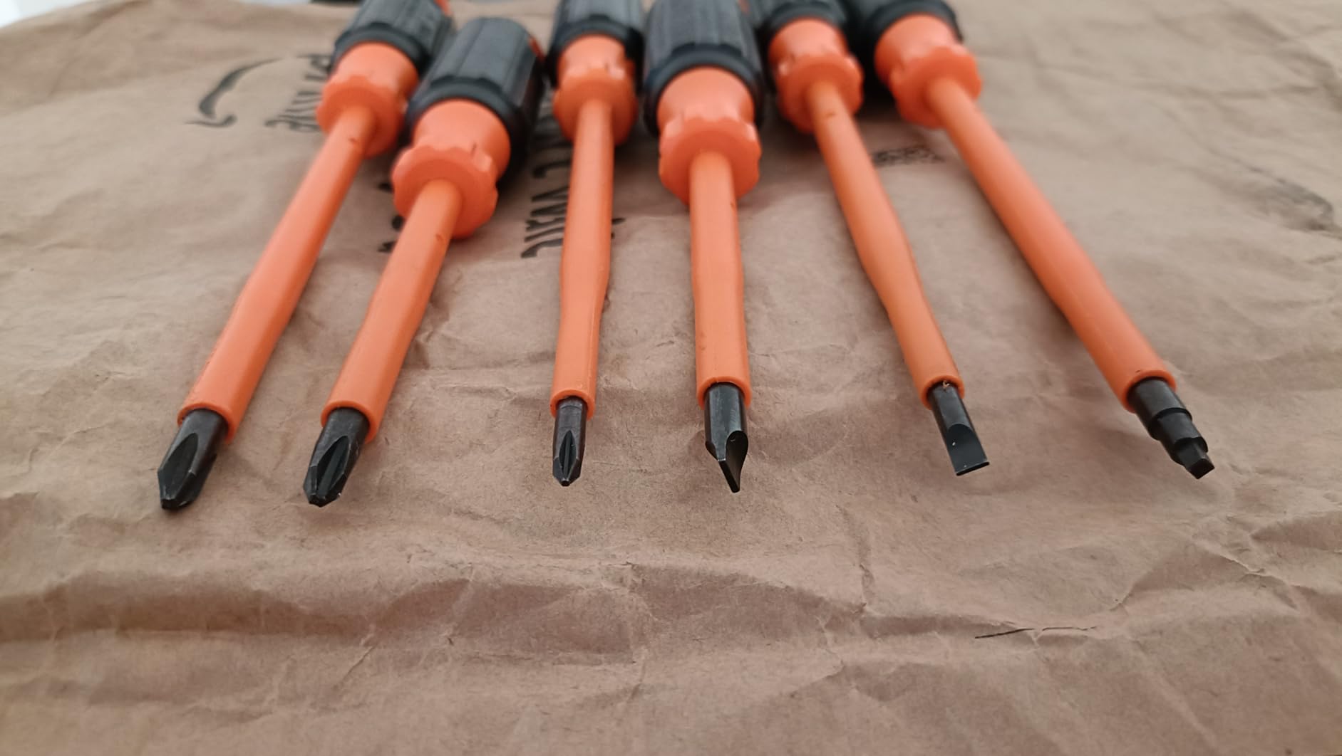 Klein Tools 85076INS Insulated Screwdriver Set, Made in USA, features 1000V Electricial Screwdrivers, (3) Phillips and (2) Slotted and Square Tips, 6-Piece customer photo 2