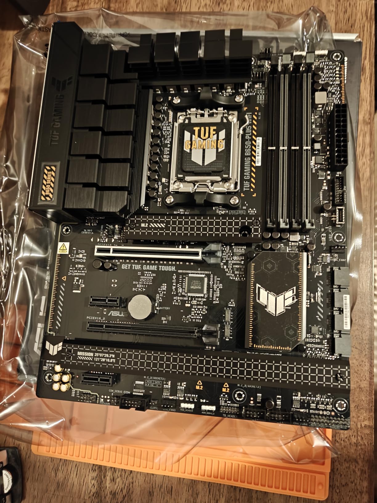 ASUS TUF Gaming B650-PLUS WiFi AMD B650 AM5 Ryzen™ Desktop 9000 8000 and 7000 ATX Motherboard, 14 Power Stages, PCIe® 5.0 M.2, DDR5 Memory, WiFi 6 and 2.5 Gb Ethernet, USB4® Support Aura Sync customer photo 1