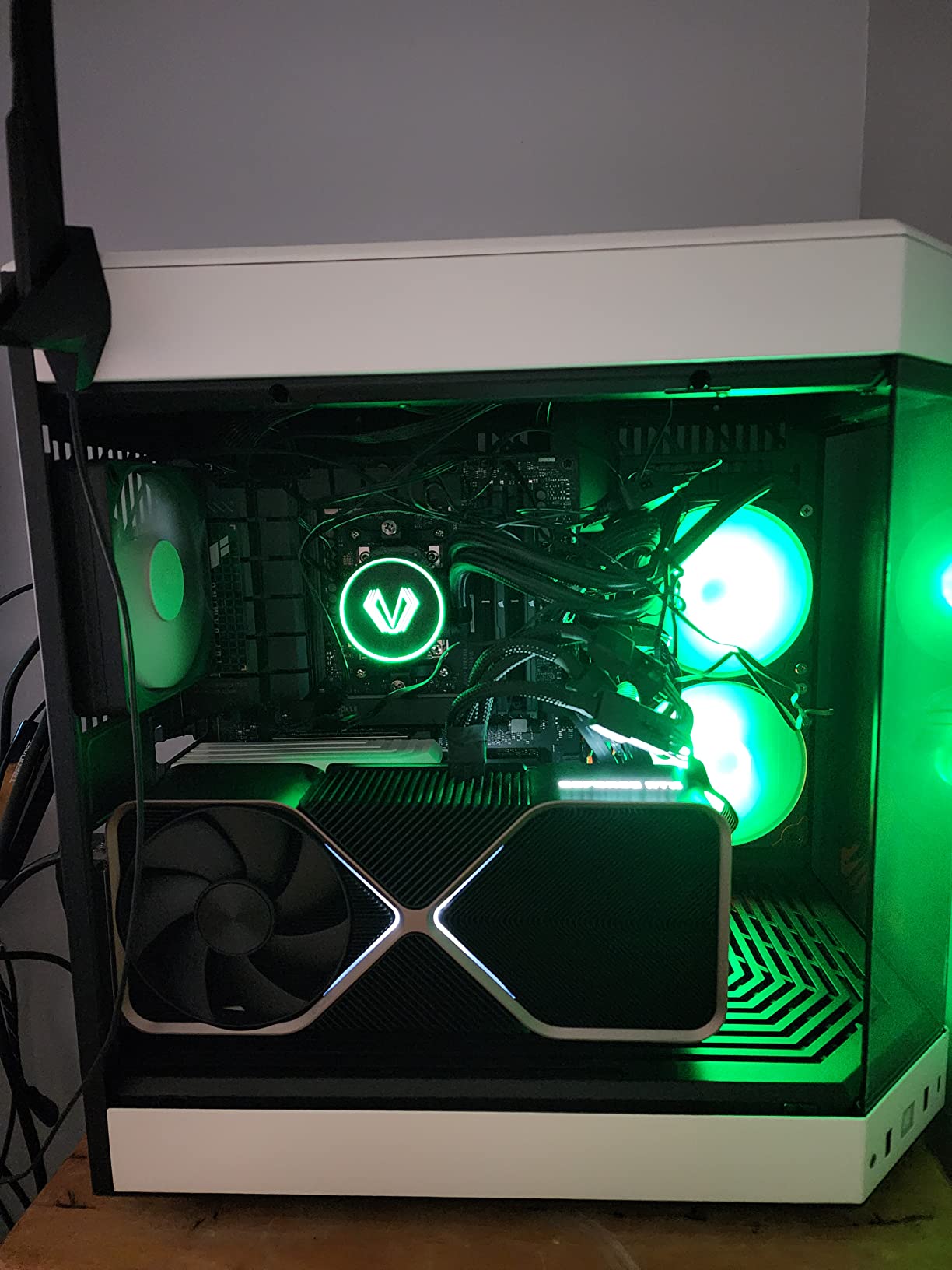 VIPERA NVIDIA GeForce RTX 4090 Founders Edition Graphic Card customer photo 1