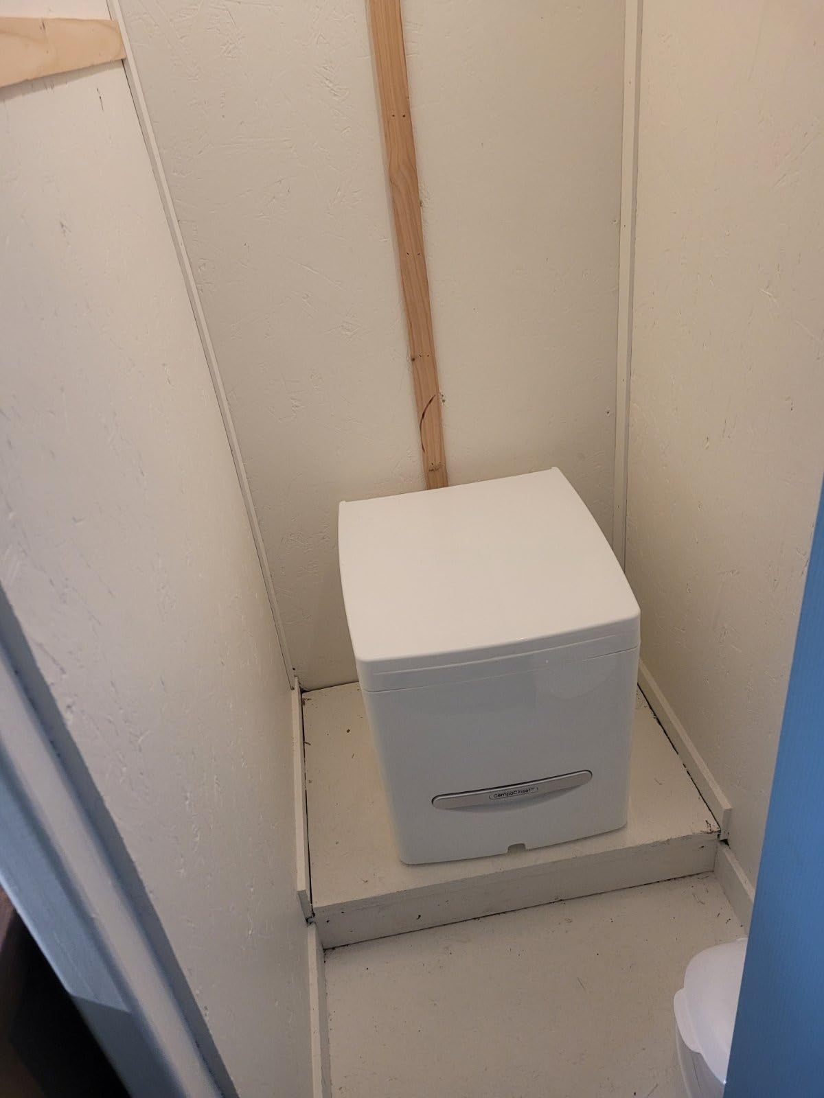 Cuddy Composting Toilet – Odorless, Waterless & Self-Contained for RVs, Vans, Boats, Tiny Homes & Off-Grid | 3.9 Gal, 12V Fan, Carbon Filter, No Chemicals, Easy Clean customer photo 1