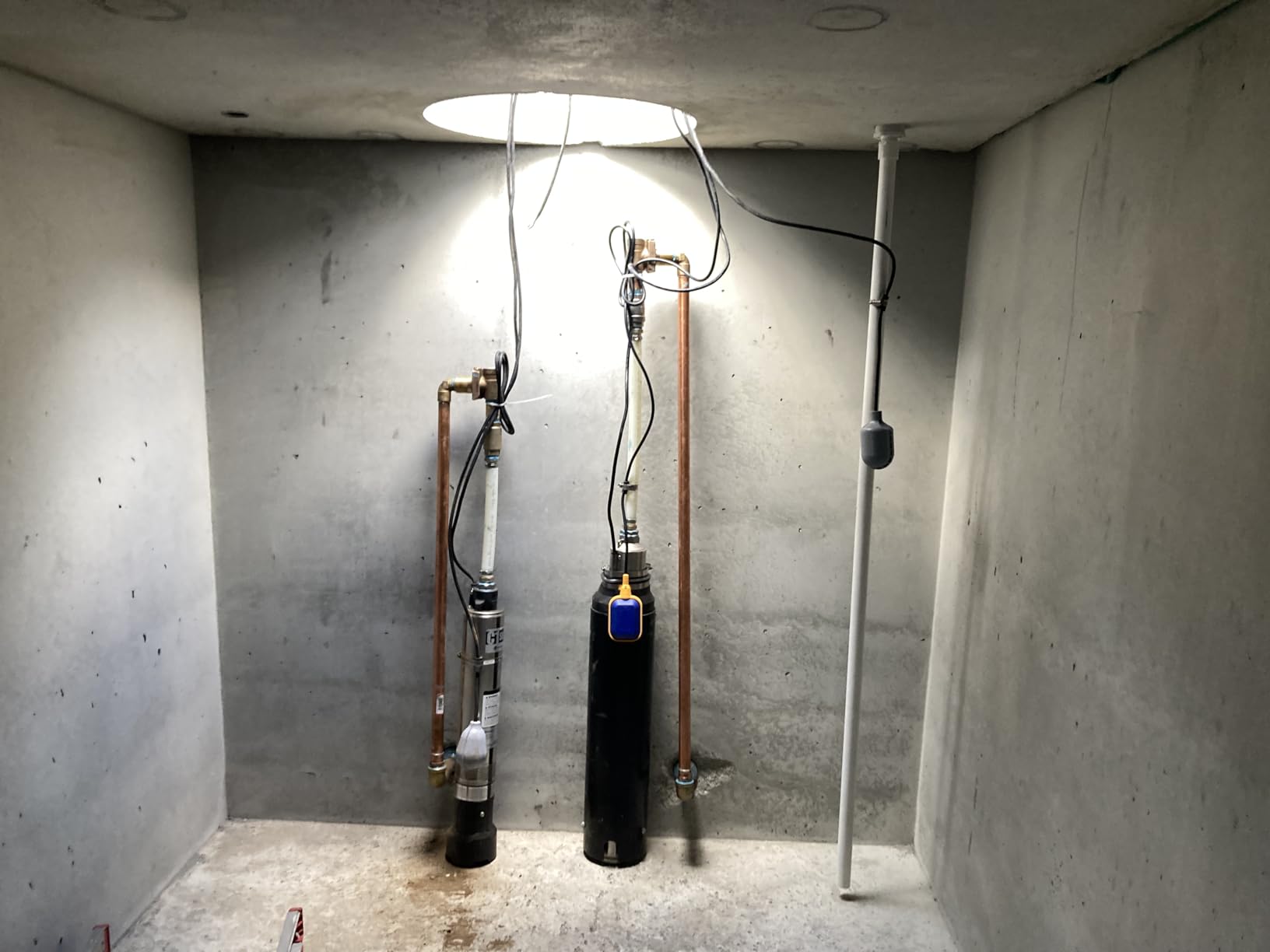VEVOR Deep Well Submersible Pump 1 HP 115V/60Hz 37 GPM Flow 207 ft Head customer photo 1