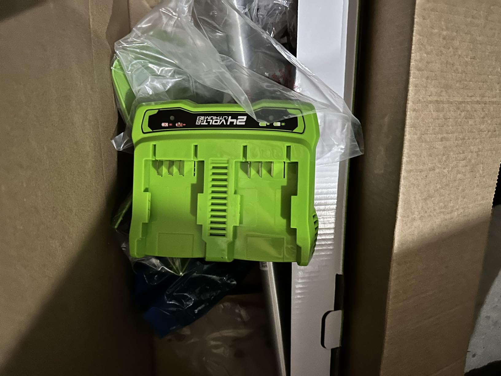 Greenworks 60V 16 in Cordless String Trimmer, 4.0 Ah Battery customer photo 1