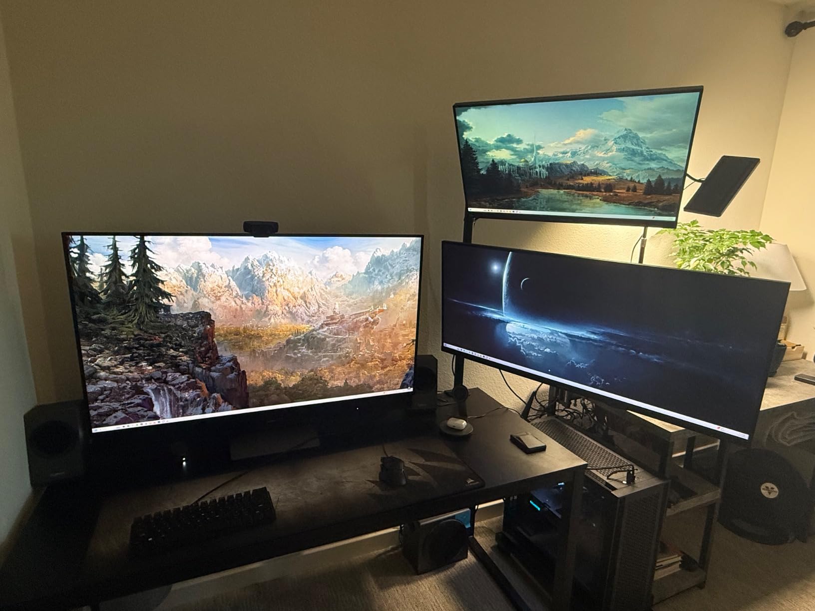 INNOCN 43 Inch 4K Ultrawide Gaming Monitor 144Hz USB Type C PC Desktop AMD Freesync Larger PC HDR400 Monitor, Built-in Stereo Speakers, DisplayPort, HDMI, Height Adjustable, Black customer photo 1