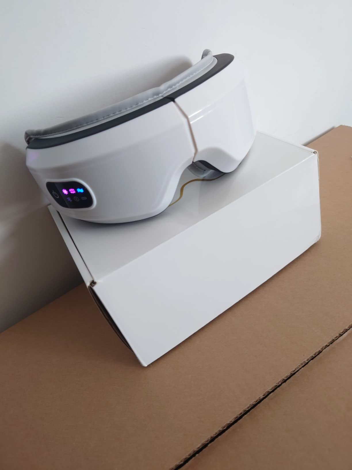 Eye Massager with Airbag Kneading,Constant Temperature Hot Compress, Multi-Frequency Vibration and Bluetooth Music (Blush Pink, Large) customer photo 1