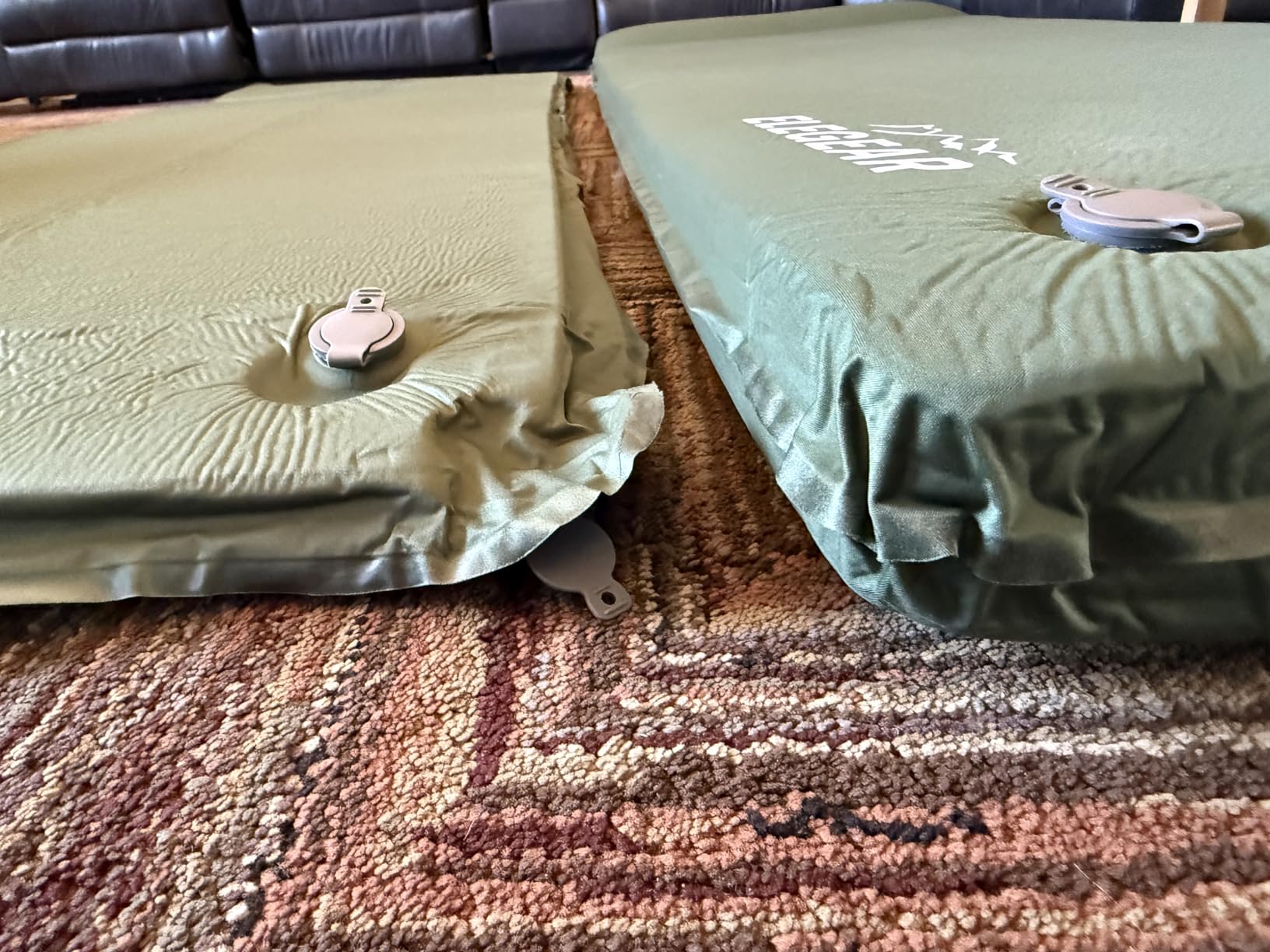 Elegear Self Inflating Sleeping Pad with Pillow 26D Memory Foam 3.15