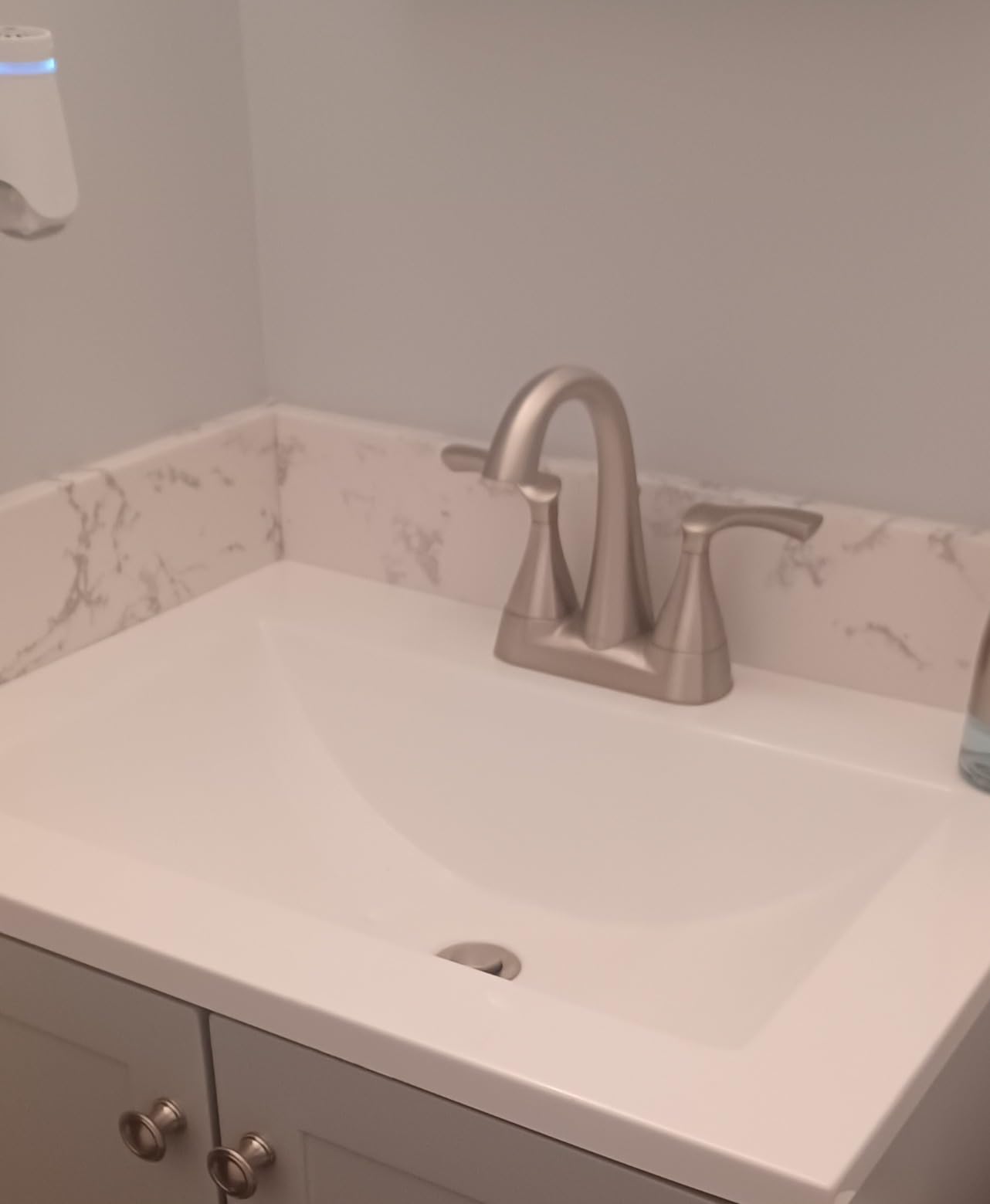 37 Inch Bathroom Vanity Top Stone, Carrara White Engineered Marble Stone Vanity Sink Top with Undermount Ceramic Sink and Back Splash with 3 Faucet Hole for Bathrom Cabinet (37